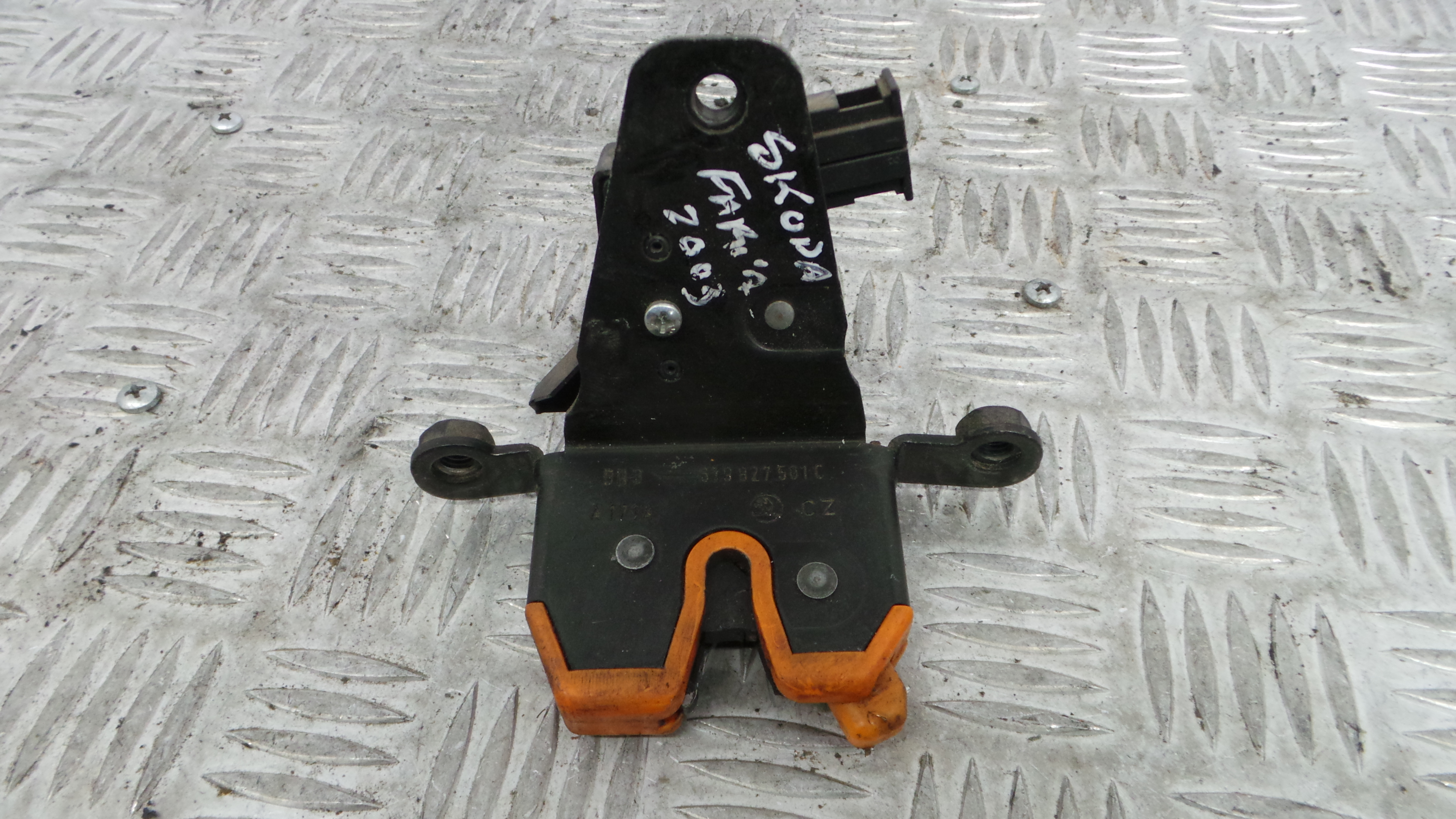 Fecho Mala 6Y0827501C - SKODA FABIA I (6Y2)-36257450 Fecho Mala 6Y0827501C - SKODA FABIA I (6Y2)-36257450