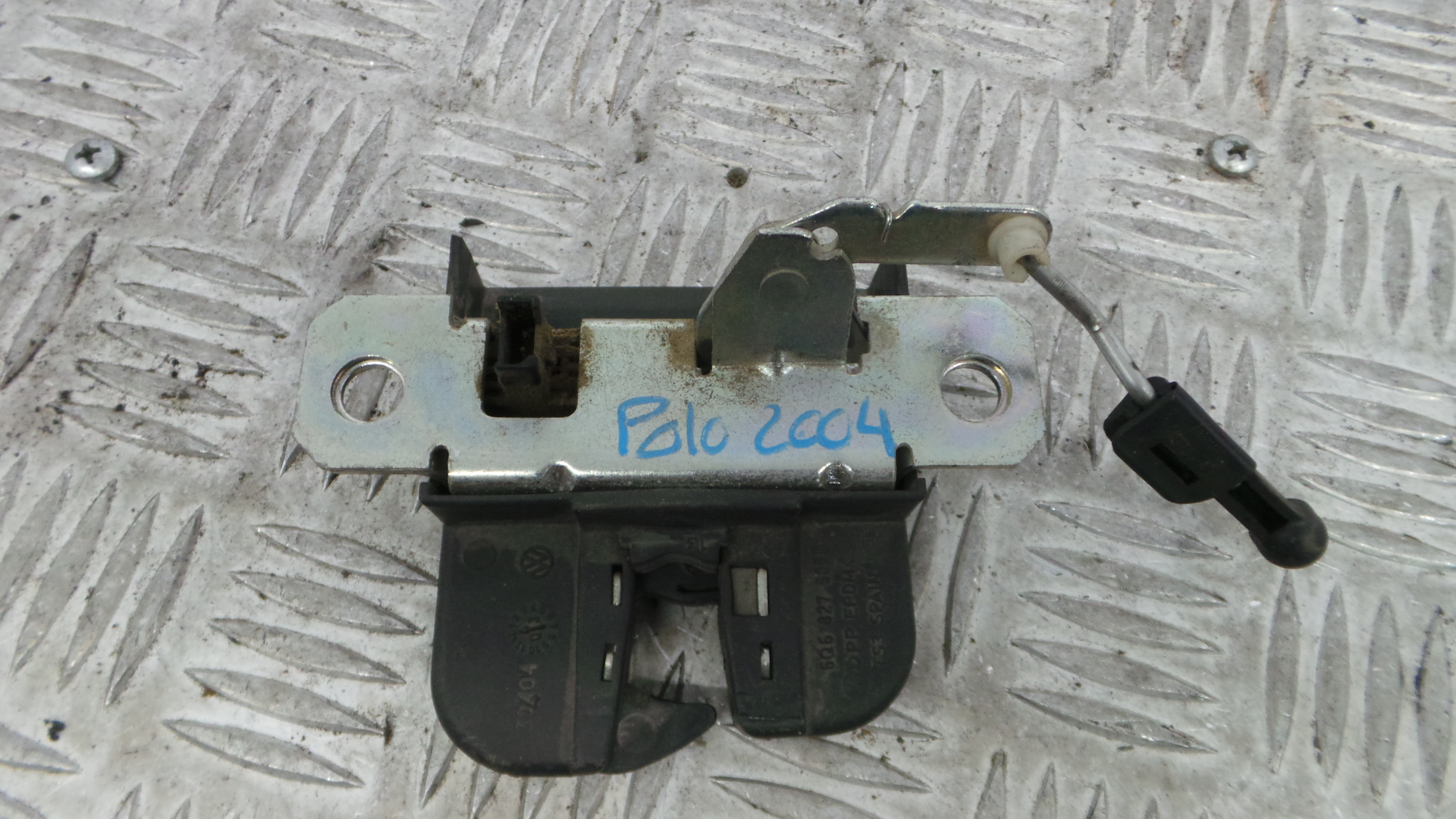 Fecho Mala  6Q6827505B - VW POLO (9N_, 9A_)-36257453