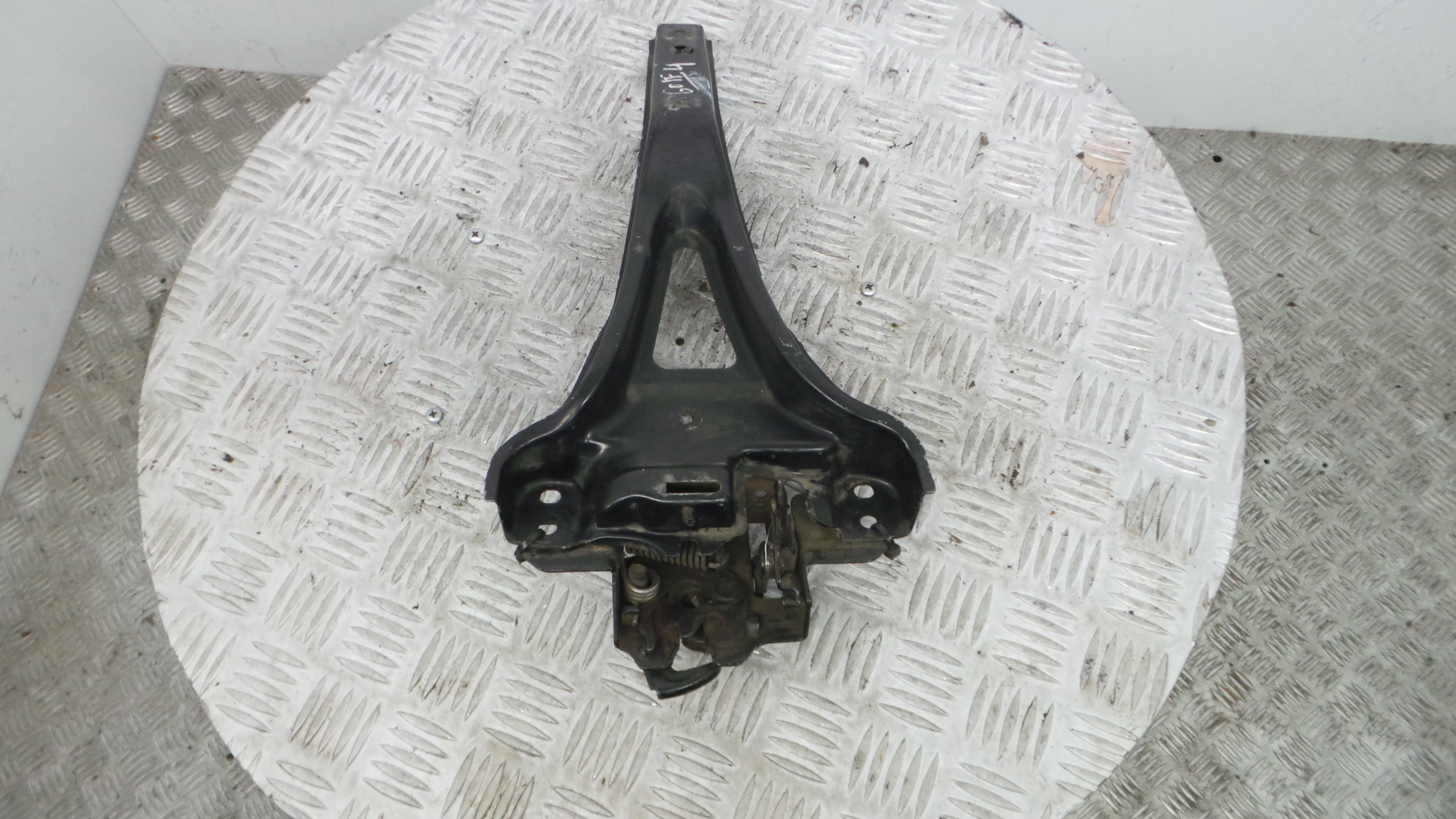 Fecho do Capot 1J0805569B - VW GOLF IV (1J1), GOLF Mk IV (1J1)-36258259