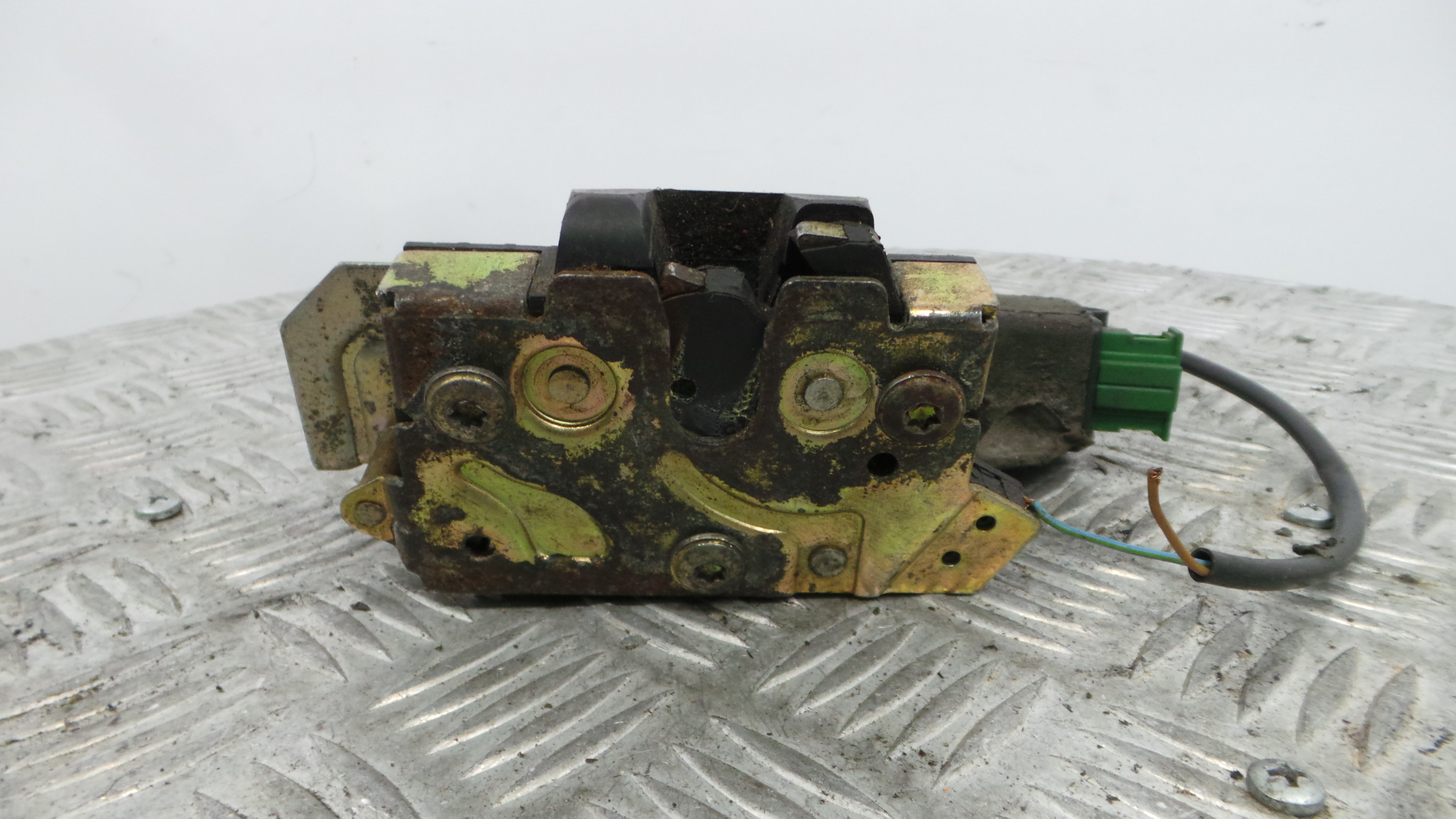 Fecho Mala 95VW-431C50-DB - VW SHARAN (7M8, 7M9, 7M6)-36259630 Fecho Mala 95VW-431C50-DB - VW SHARAN (7M8, 7M9, 7M6)-36259630