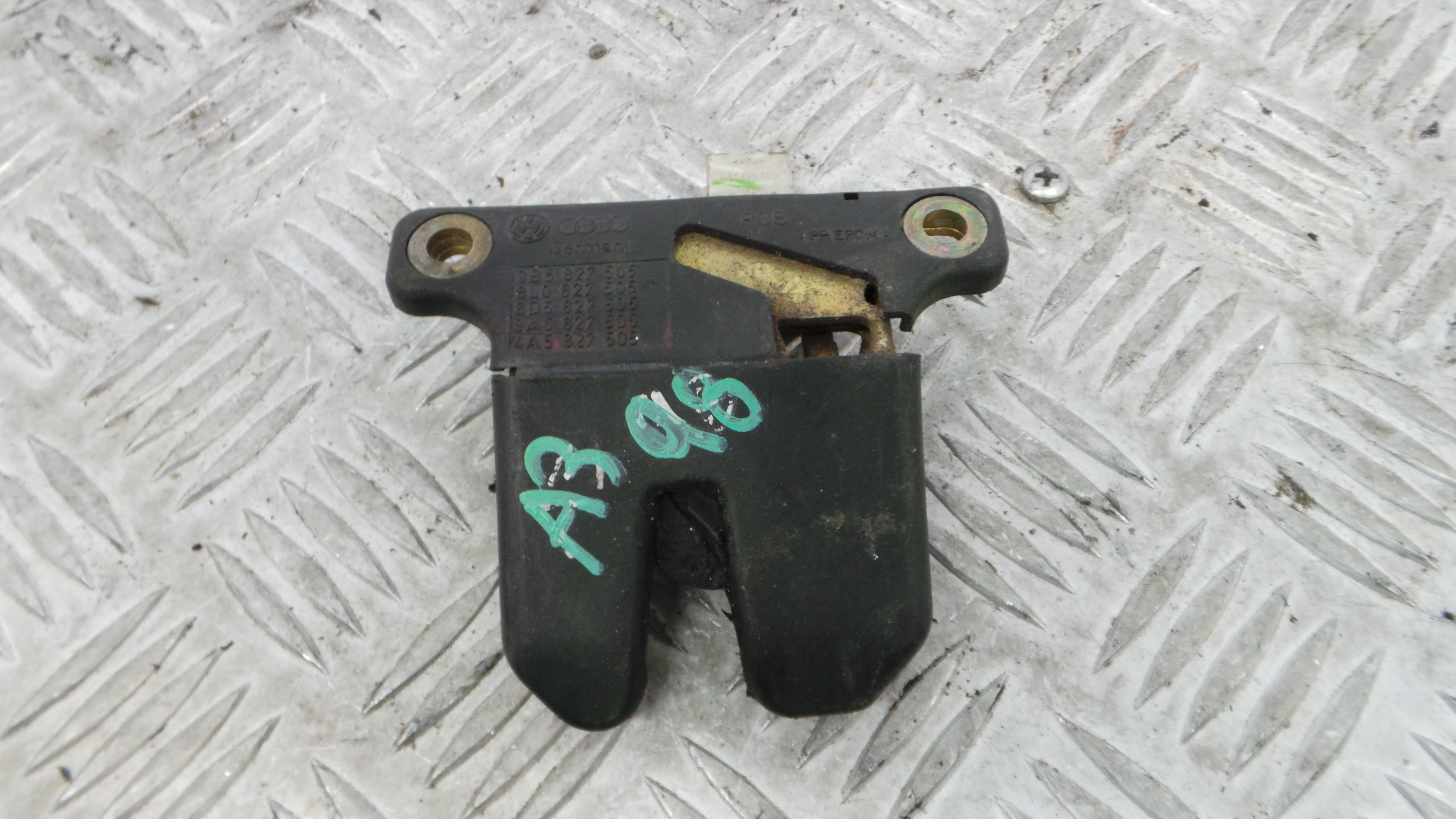 Fecho Mala  3B5827505 - AUDI A3 (8L1)-36261191