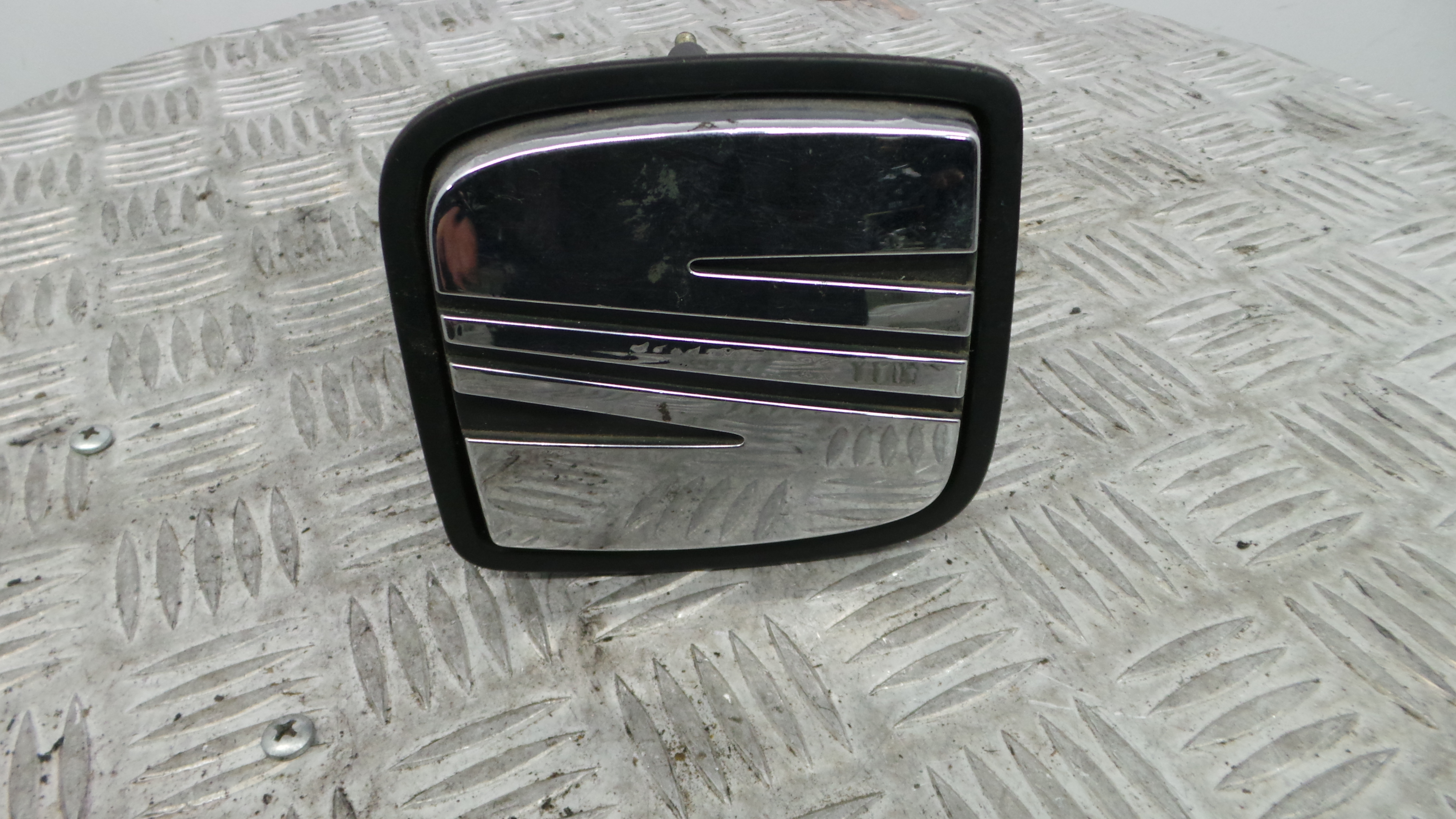 Puxador Exterior da Tampa da Mala 6K0827565B - SEAT IBIZA II (6K1), IBIZA Mk II (6K1)-36262483