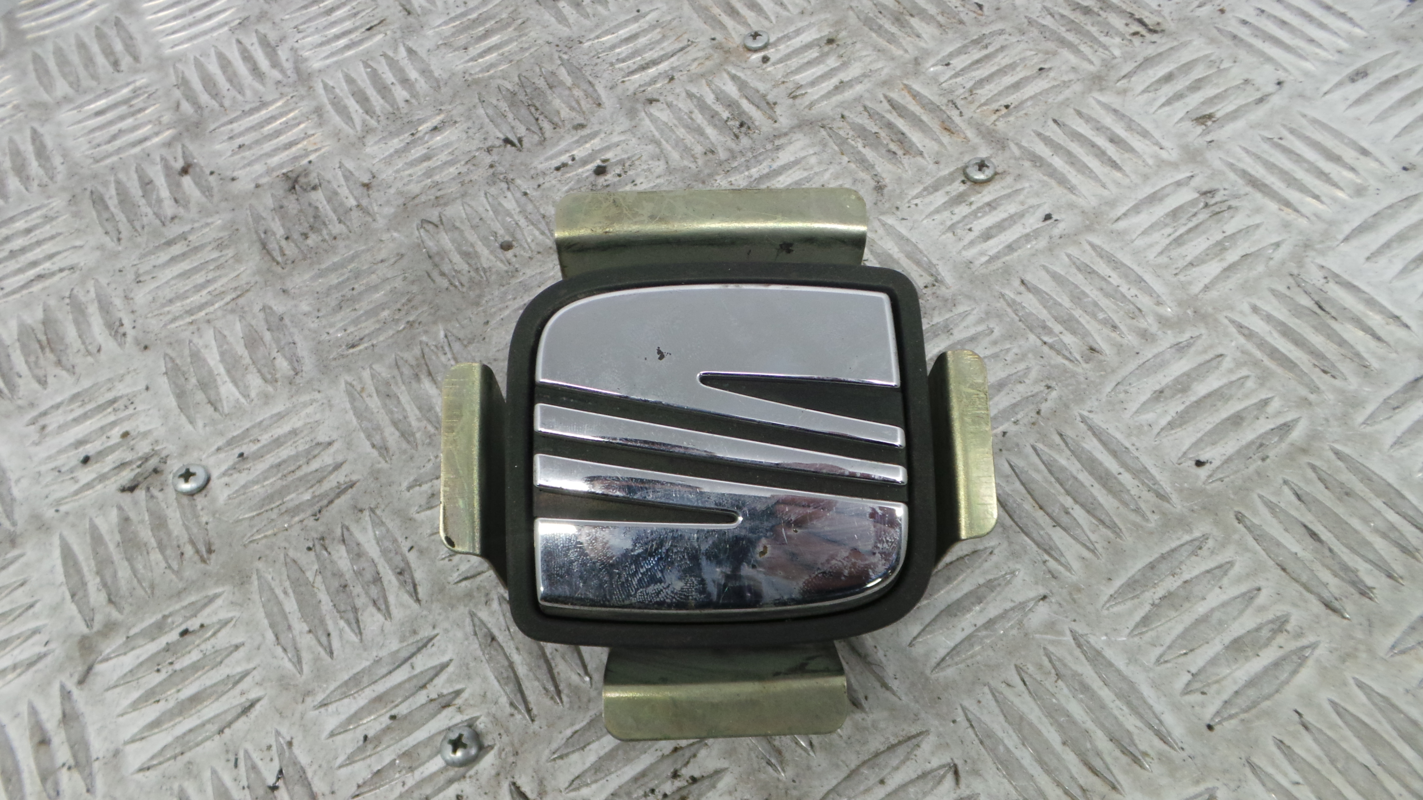 Puxador Exterior da Tampa da Mala 6J4827565D - SEAT IBIZA IV (6J5, 6P1), IBIZA Mk IV (6J5, 6P1)-36262503