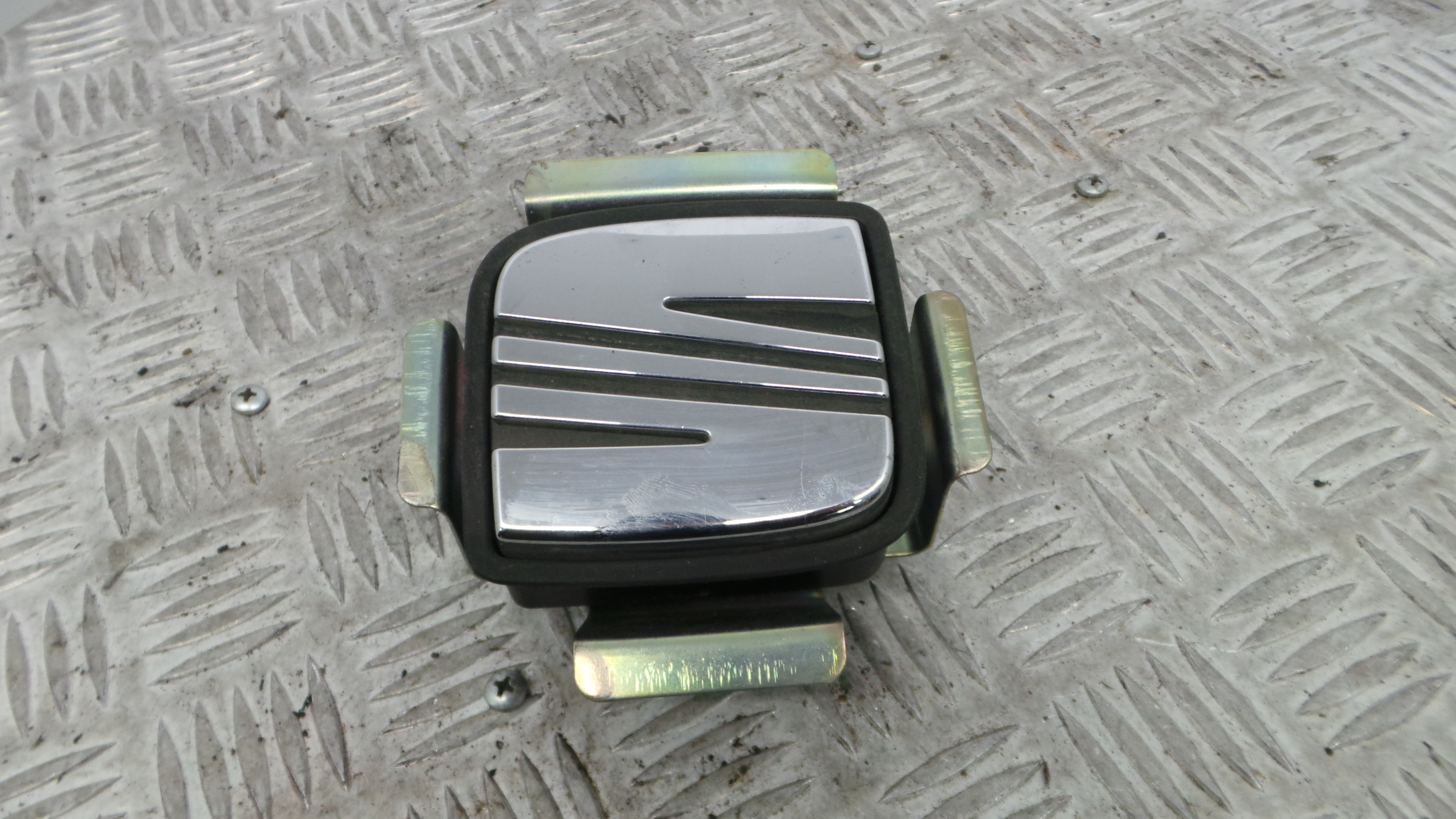 Puxador Exterior da Tampa da Mala 6J4827565D - SEAT IBIZA IV (6J5, 6P1), IBIZA Mk IV (6J5, 6P1)-36262505