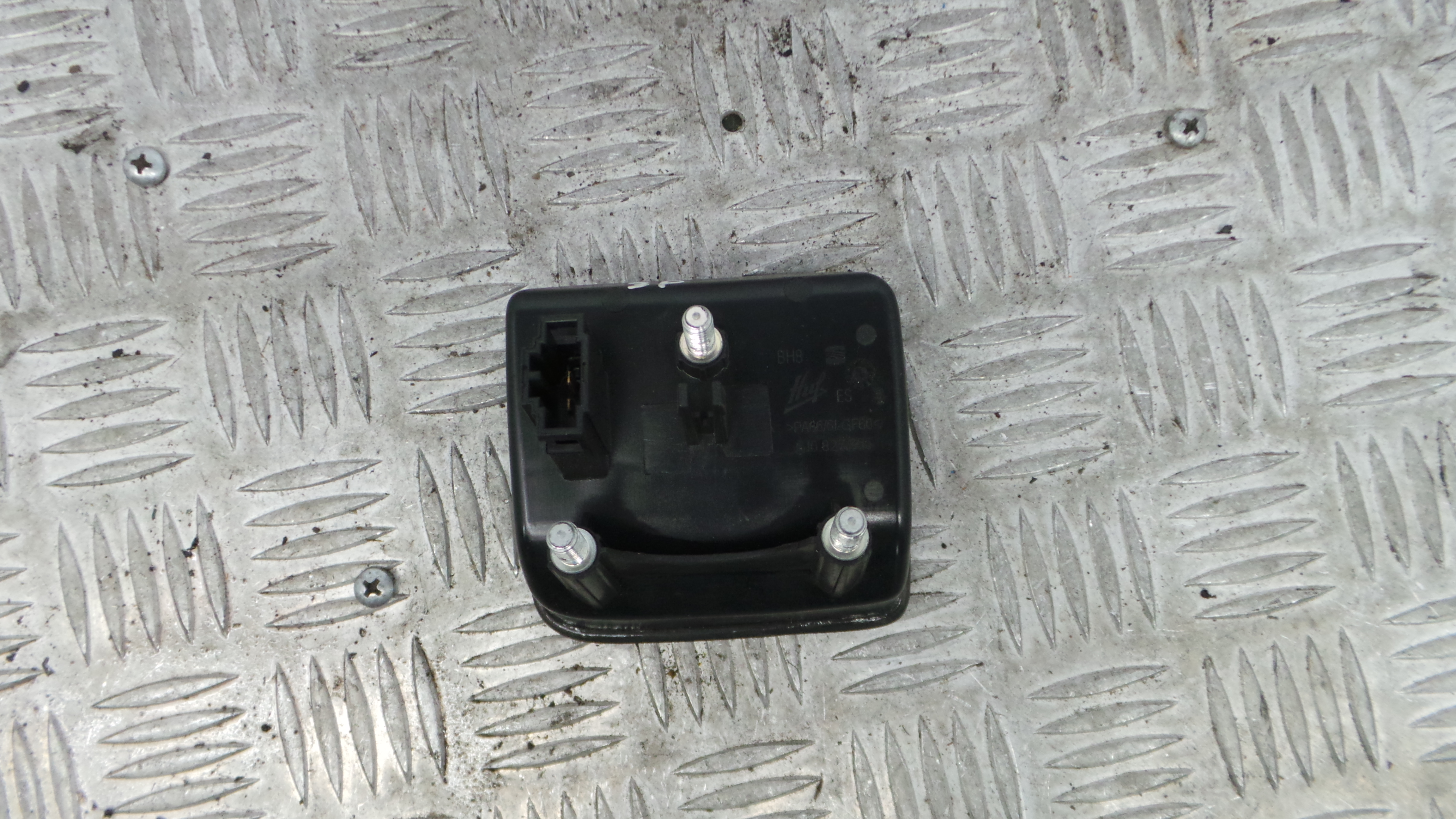 Puxador Exterior da Tampa da Mala 6J0827565 - SEAT IBIZA IV (6J5, 6P1), IBIZA Mk IV (6J5, 6P1)-36262520