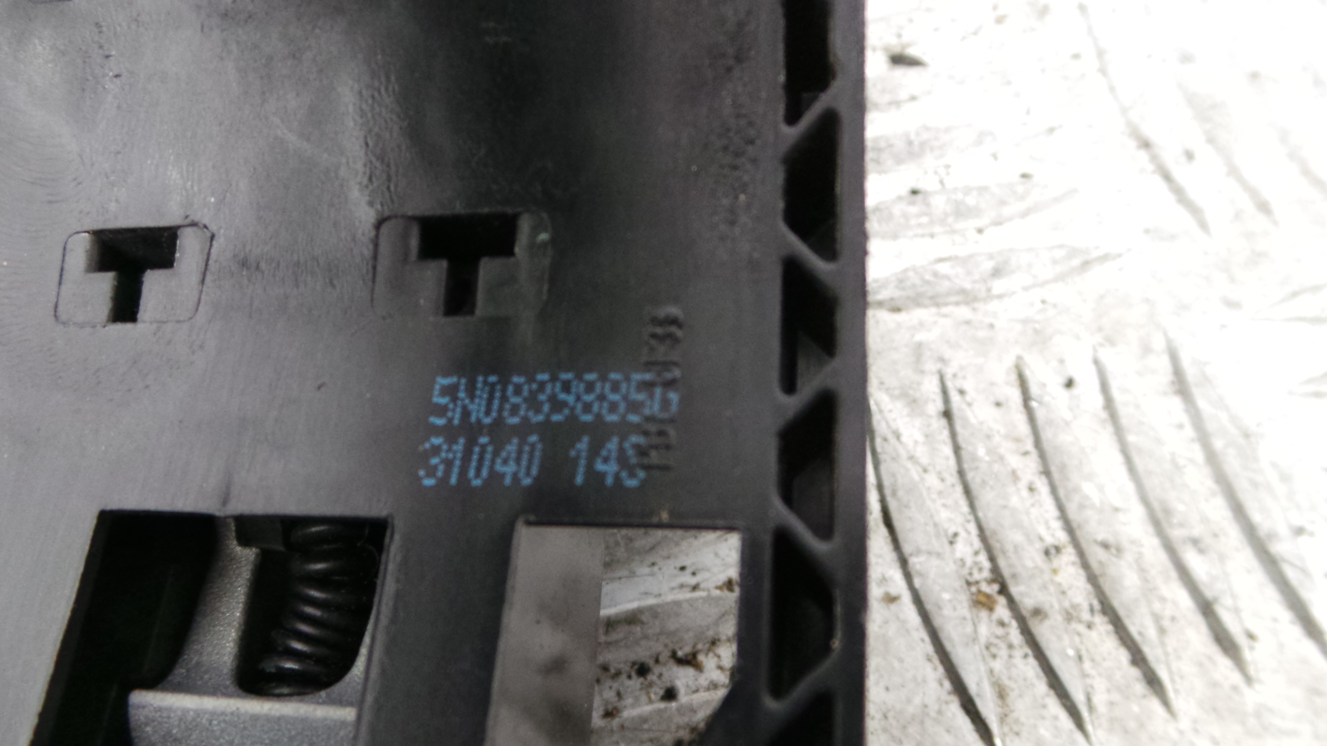 Puxador Exterior Trás esquerdo 5N0839885G - VW POLO V (6R1, 6C1)-36269203