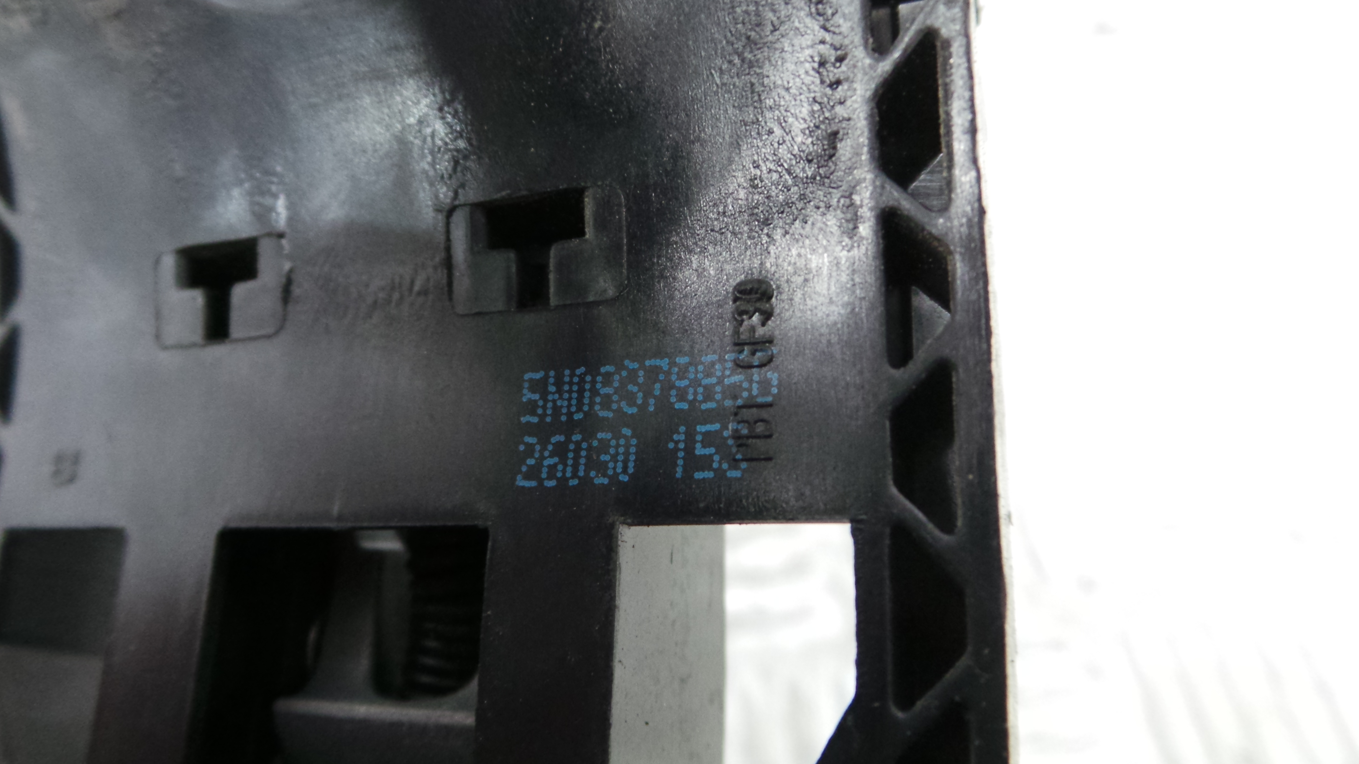 Puxador Exterior Frente Esquerdo 5N0837885G - VW POLO V (6R1, 6C1)-36269206