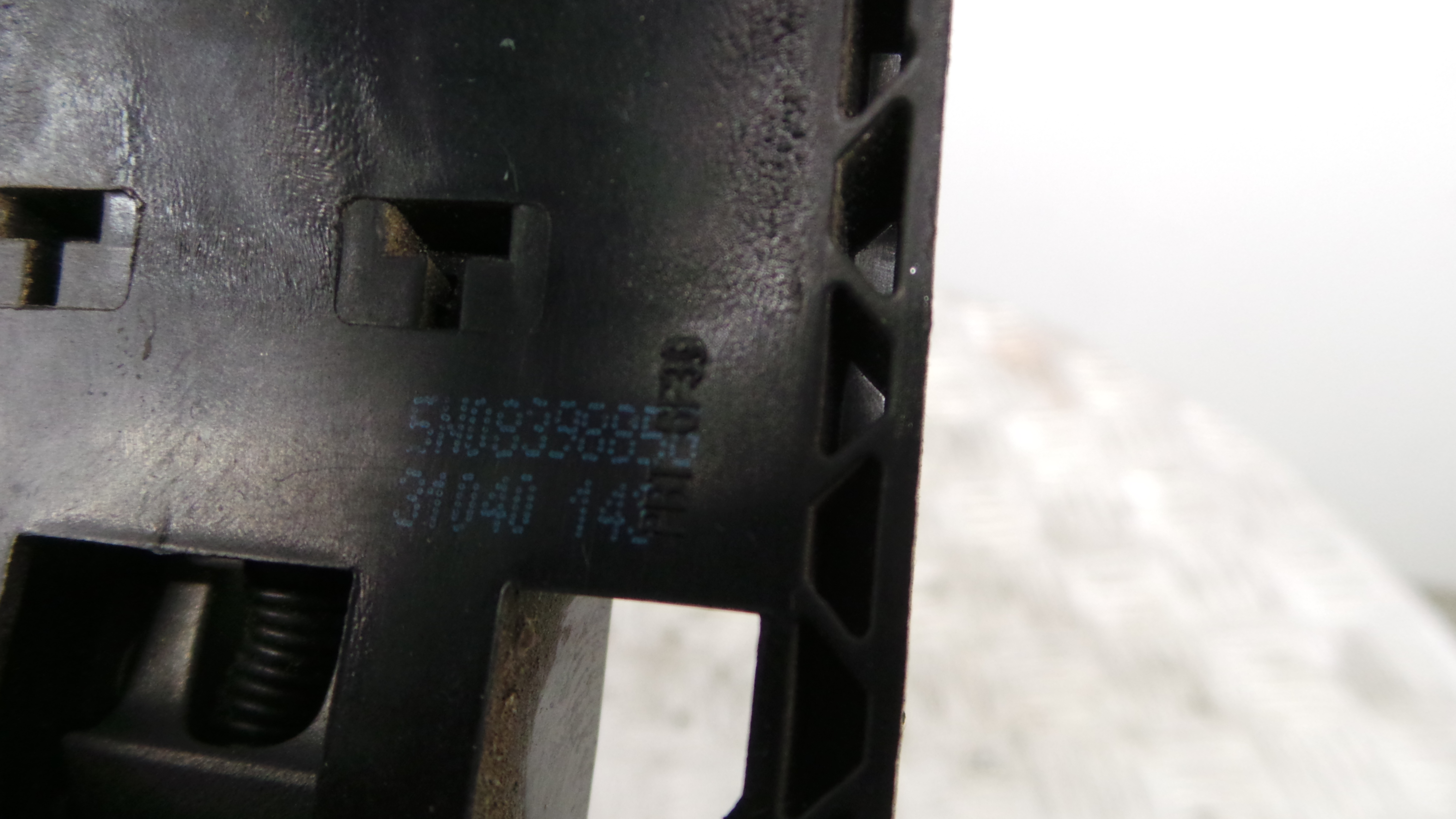 Puxador Exterior Frente Direita  5N0839885G - VW POLO V (6R1, 6C1)-36269209