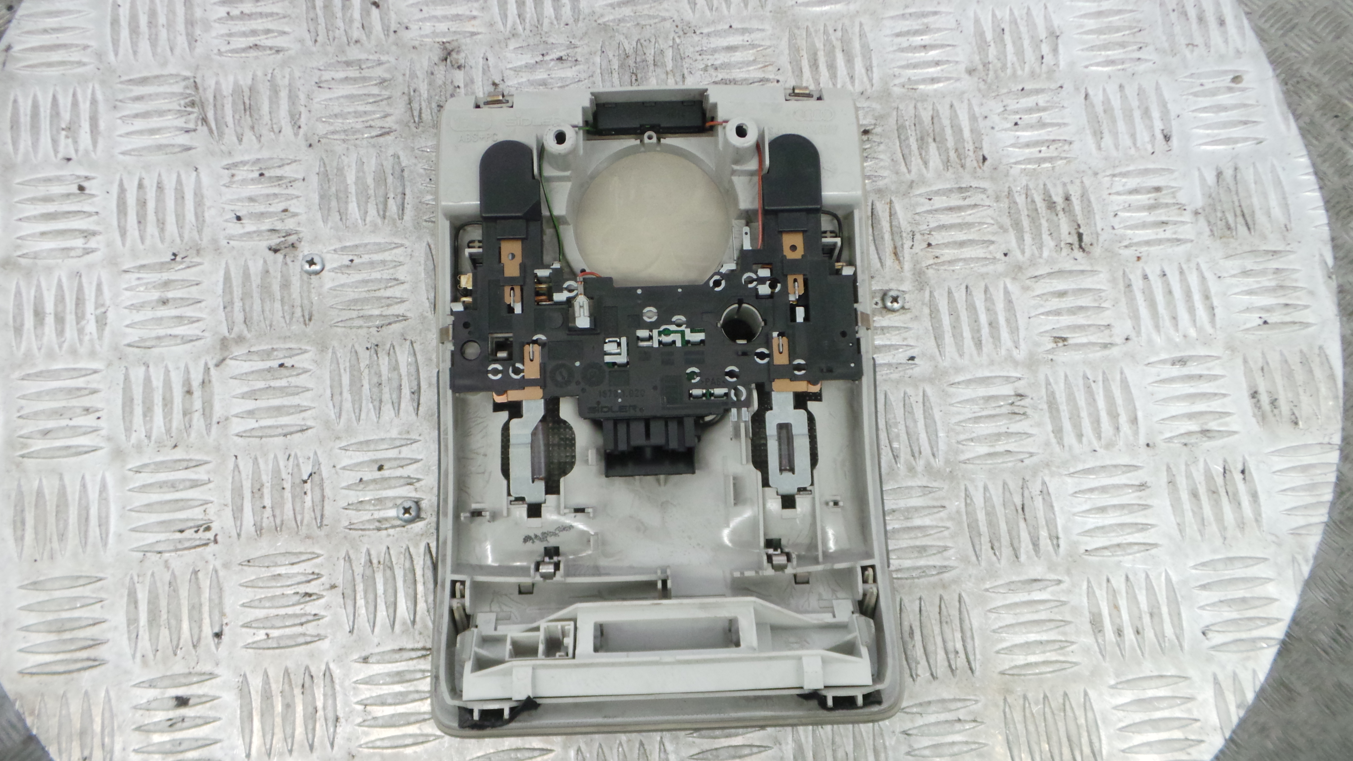 Plafonier Teto 8E0947135E - AUDI A4 B6 (8E2)-36269414