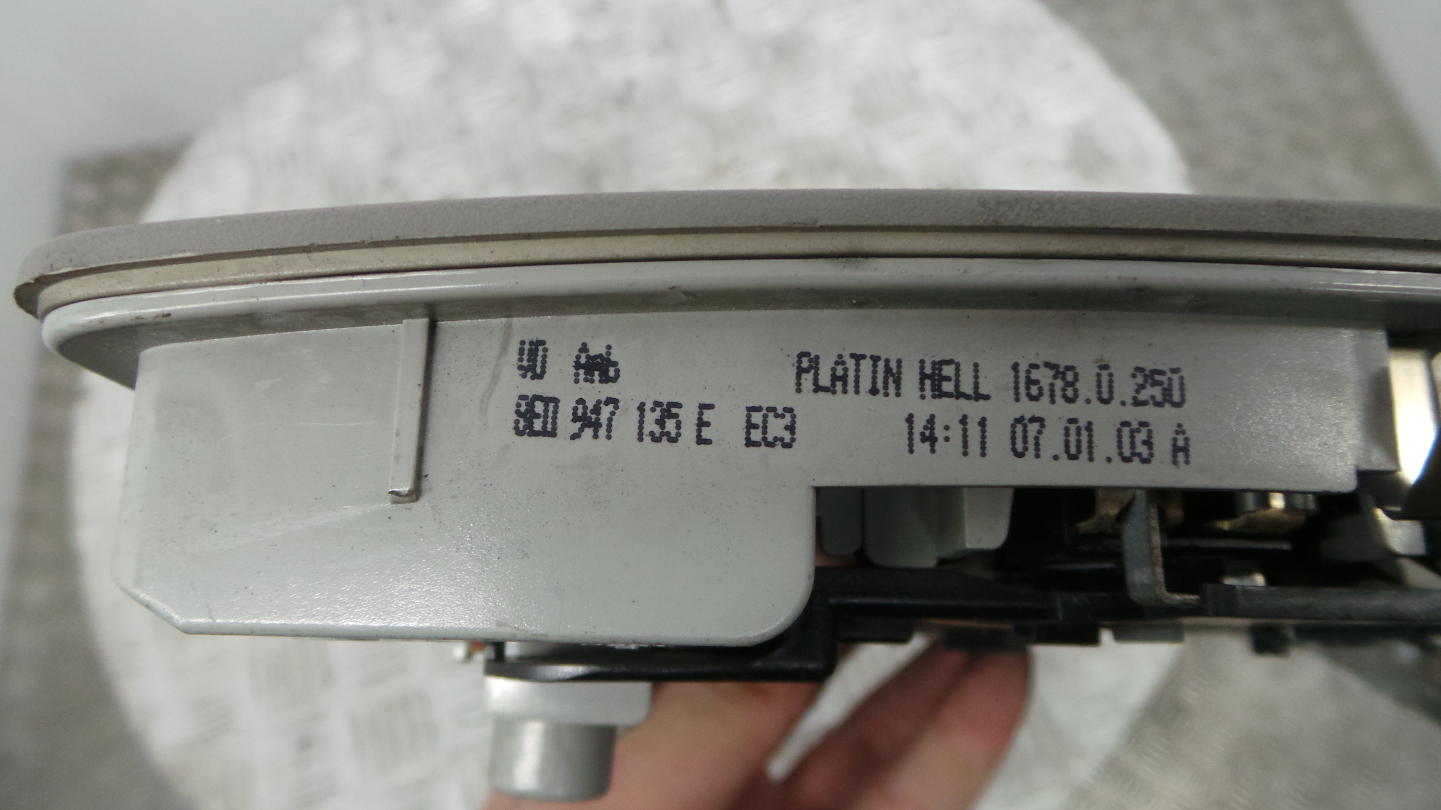 Plafonier Teto 8E0947135E - AUDI A4 B6 (8E2)-36269414