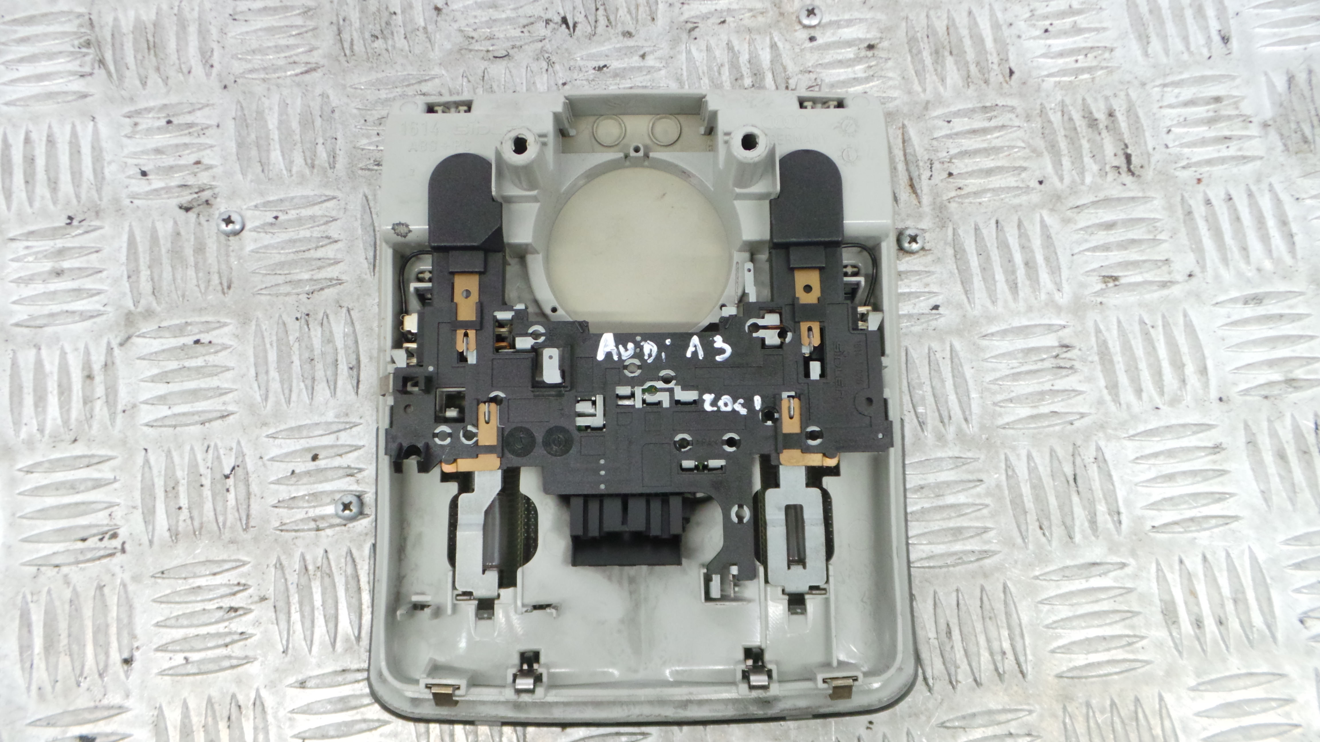 Plafonier Teto 8L0947111D - AUDI A3 (8L1)-36269417