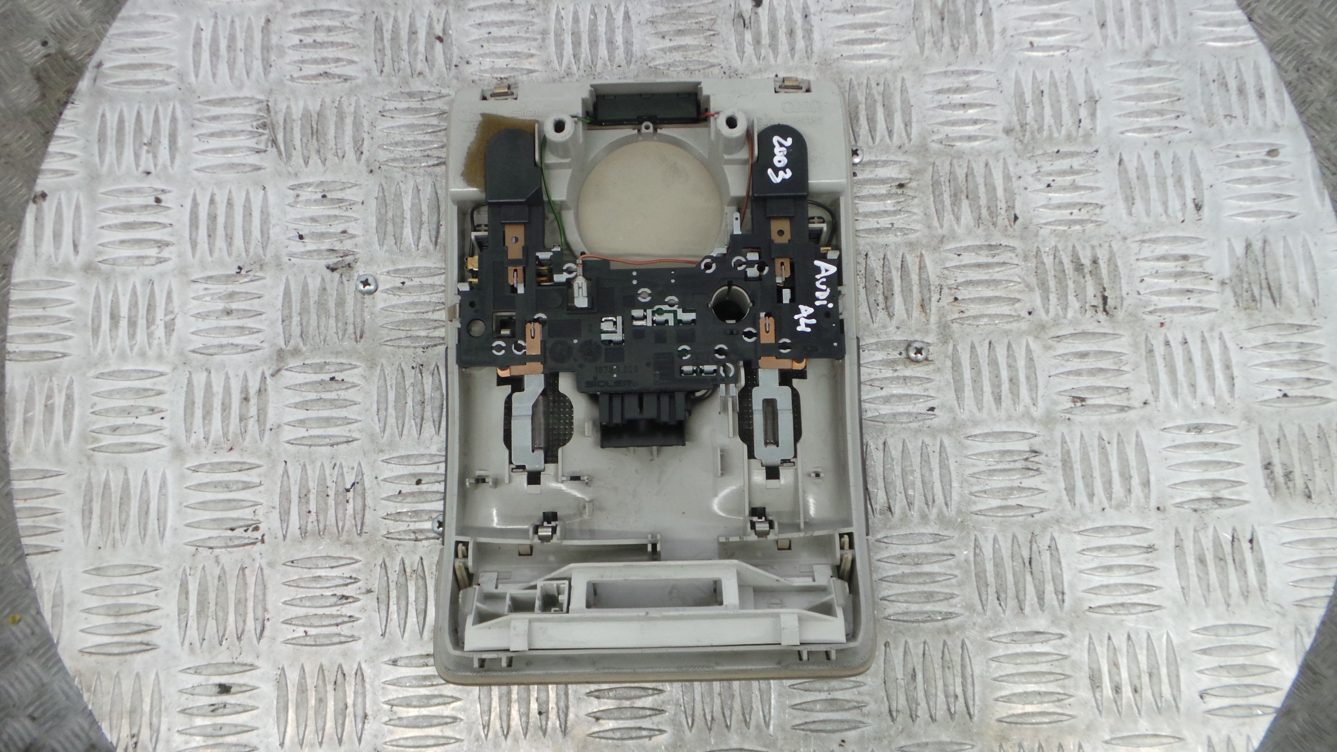 Plafonier Teto 8E0947135E - AUDI A4 B6 (8E2)-36269442