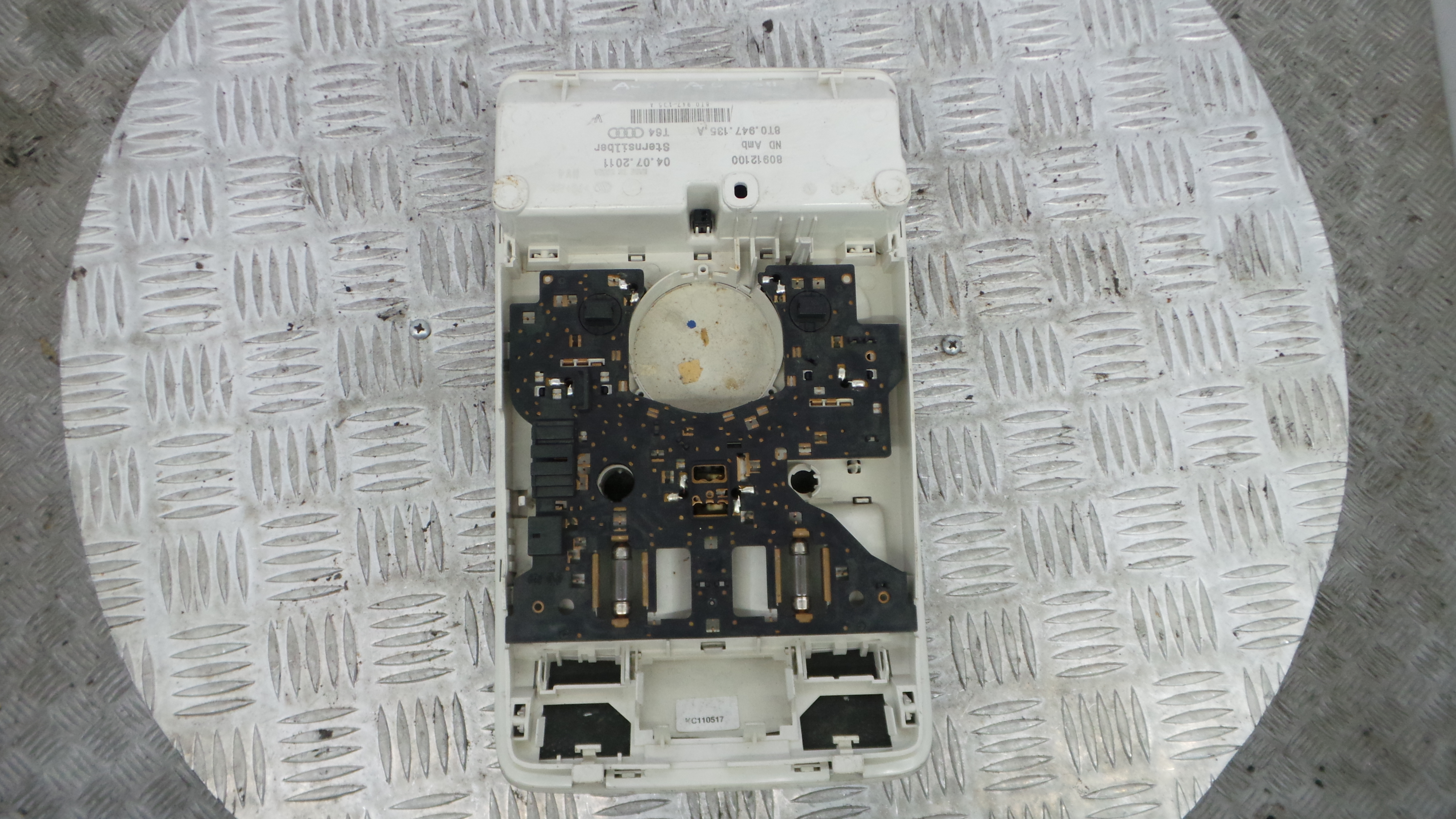 Plafonier Teto 8T0947135A - AUDI A4 B8 (8K2)-36269451