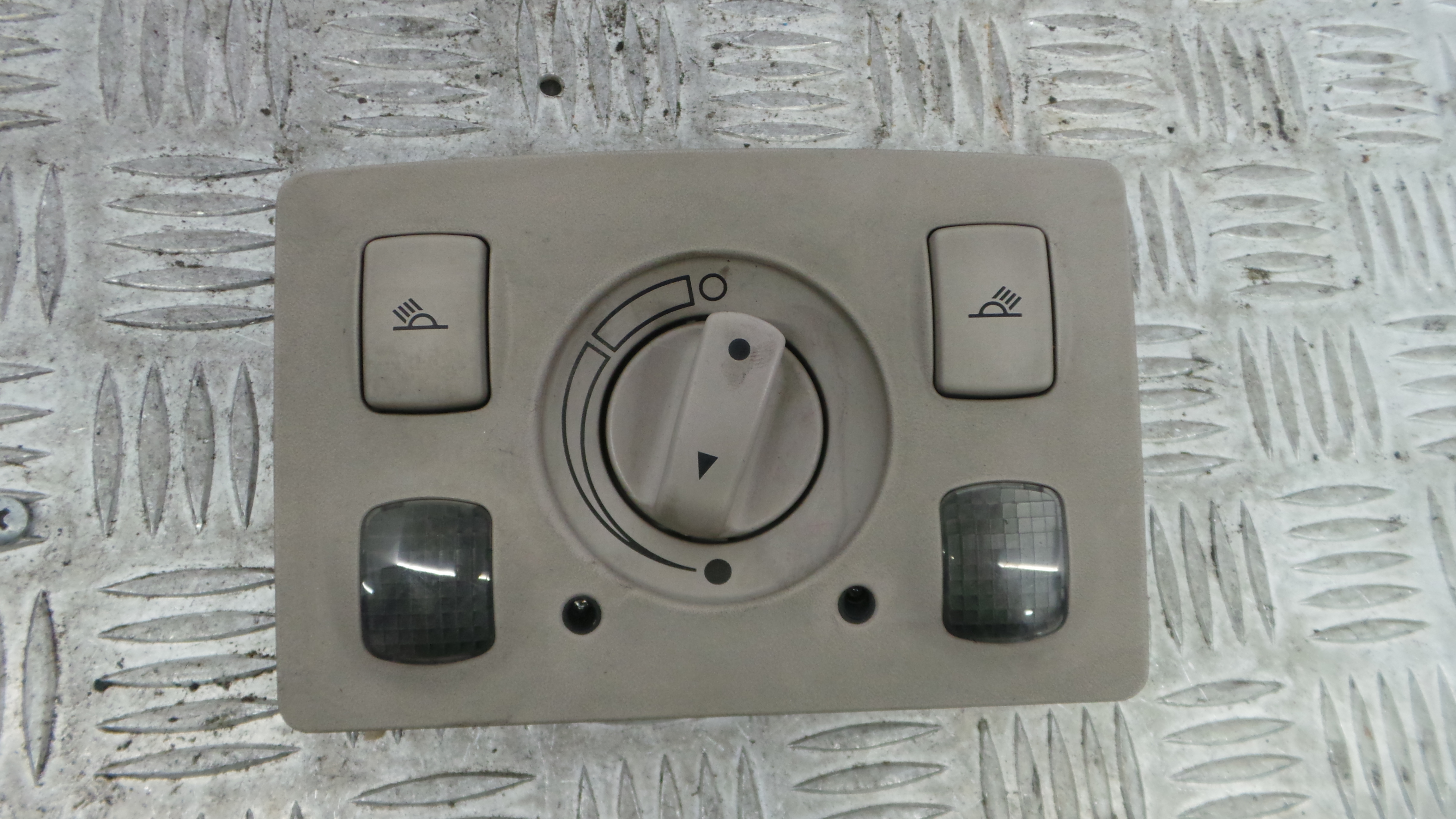 Plafonier Teto 4B0947303H - AUDI A6 C5 (4B2)-36269472