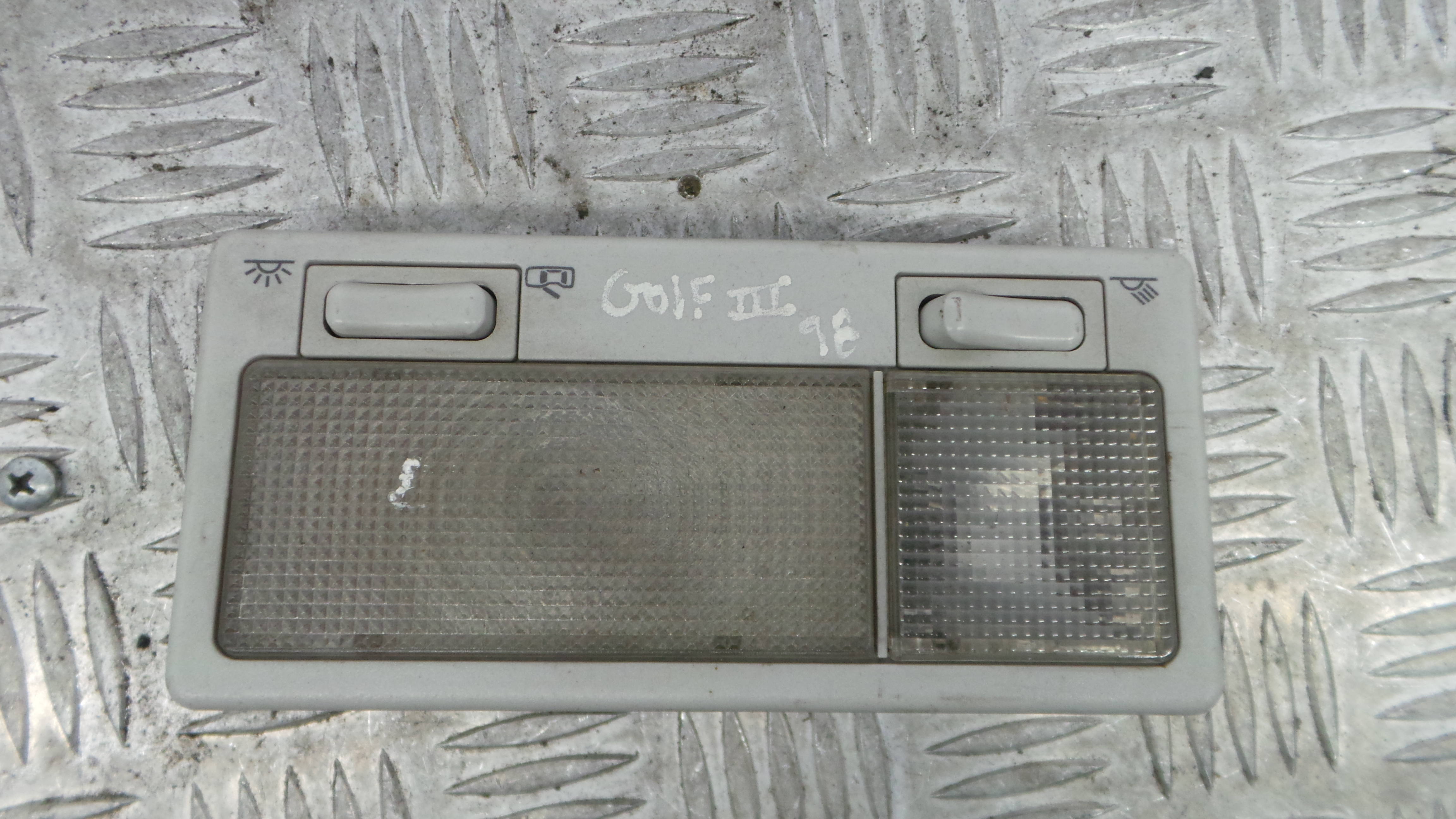 Plafonier Teto 357947111C - VW GOLF III (1H1), GOLF Mk III (1H1)-36269542