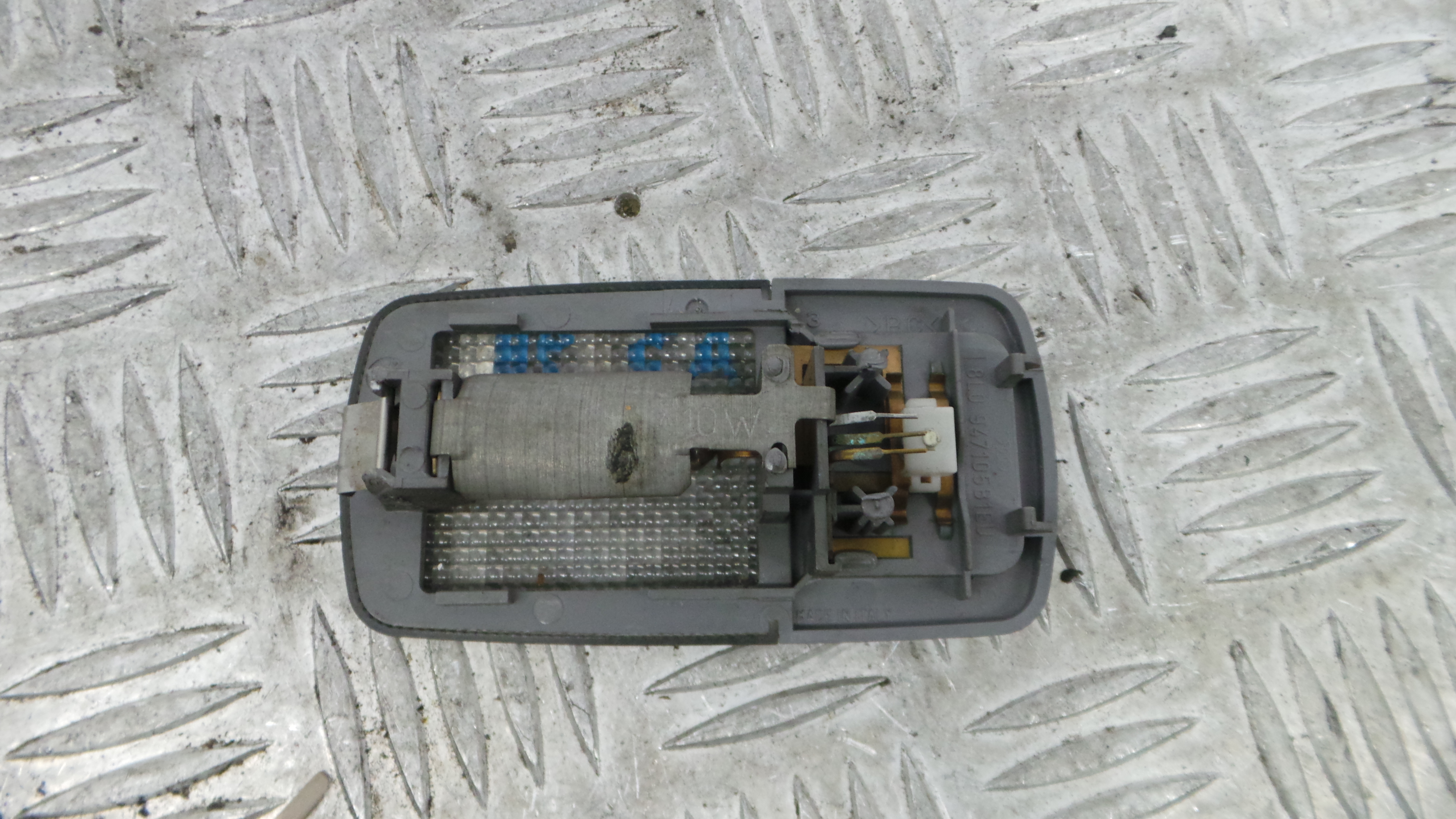 Luz Interior 8L0947105B - AUDI A3 (8L1)-36269551