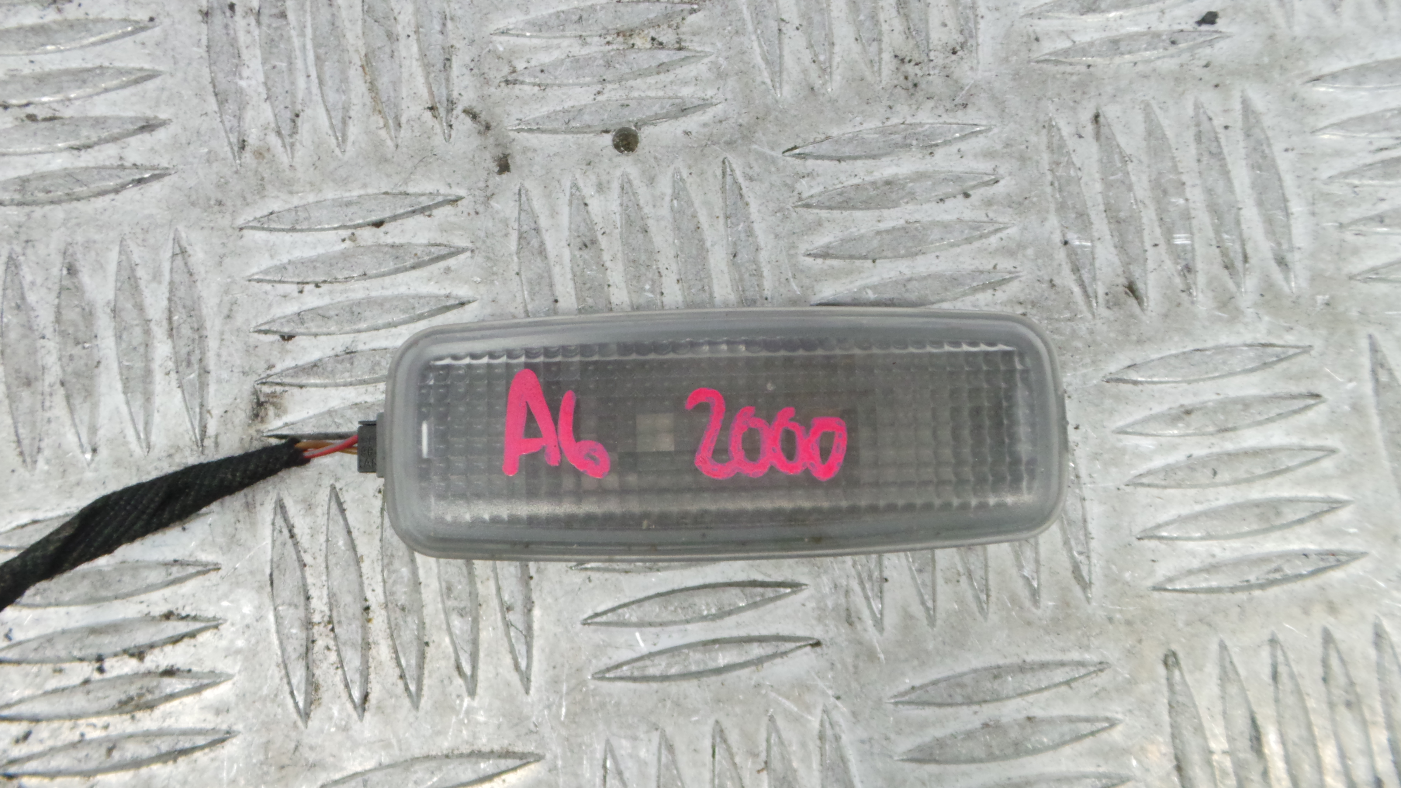 Luz Interior 8L0947105A - AUDI A6 C5 (4B2)-36269569