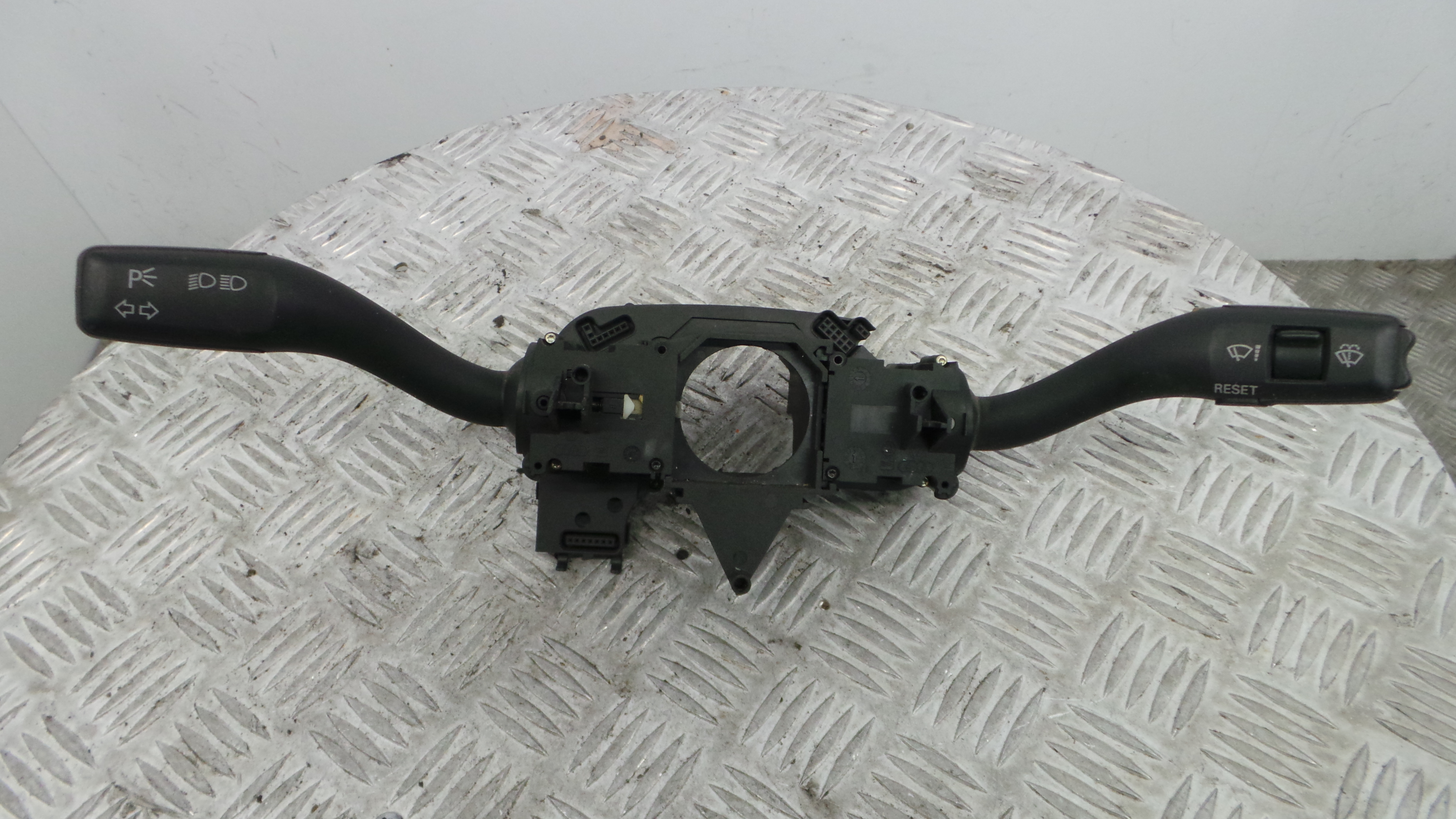 Manete / Comando dos Piscas 8E0953549F - AUDI A4 B6 (8E2)-36270174 Manete / Comando dos Piscas 8E0953549F - AUDI A4 B6 (8E2)-36270174