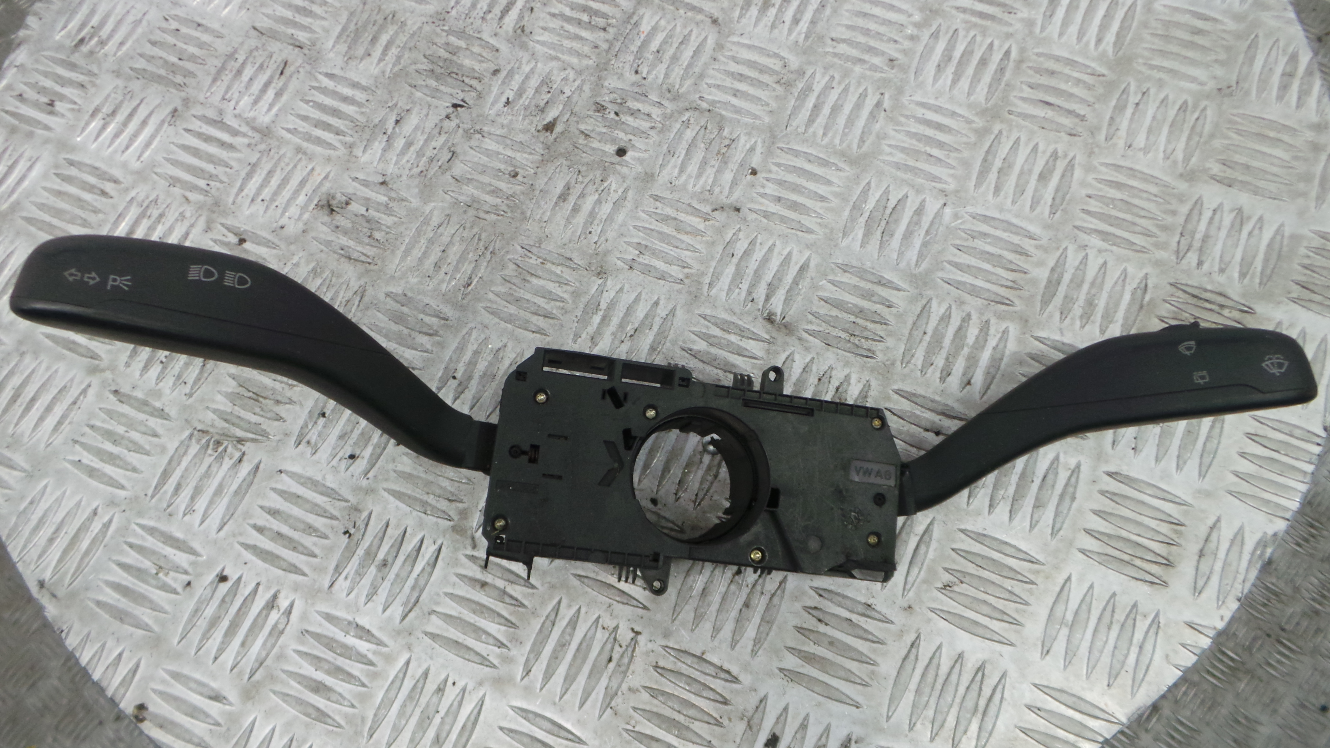 Manete / Comando dos Piscas 6Q0953503AD - VW POLO (9N_, 9A_)-36270190 Manete / Comando dos Piscas 6Q0953503AD - VW POLO (9N_, 9A_)-36270190