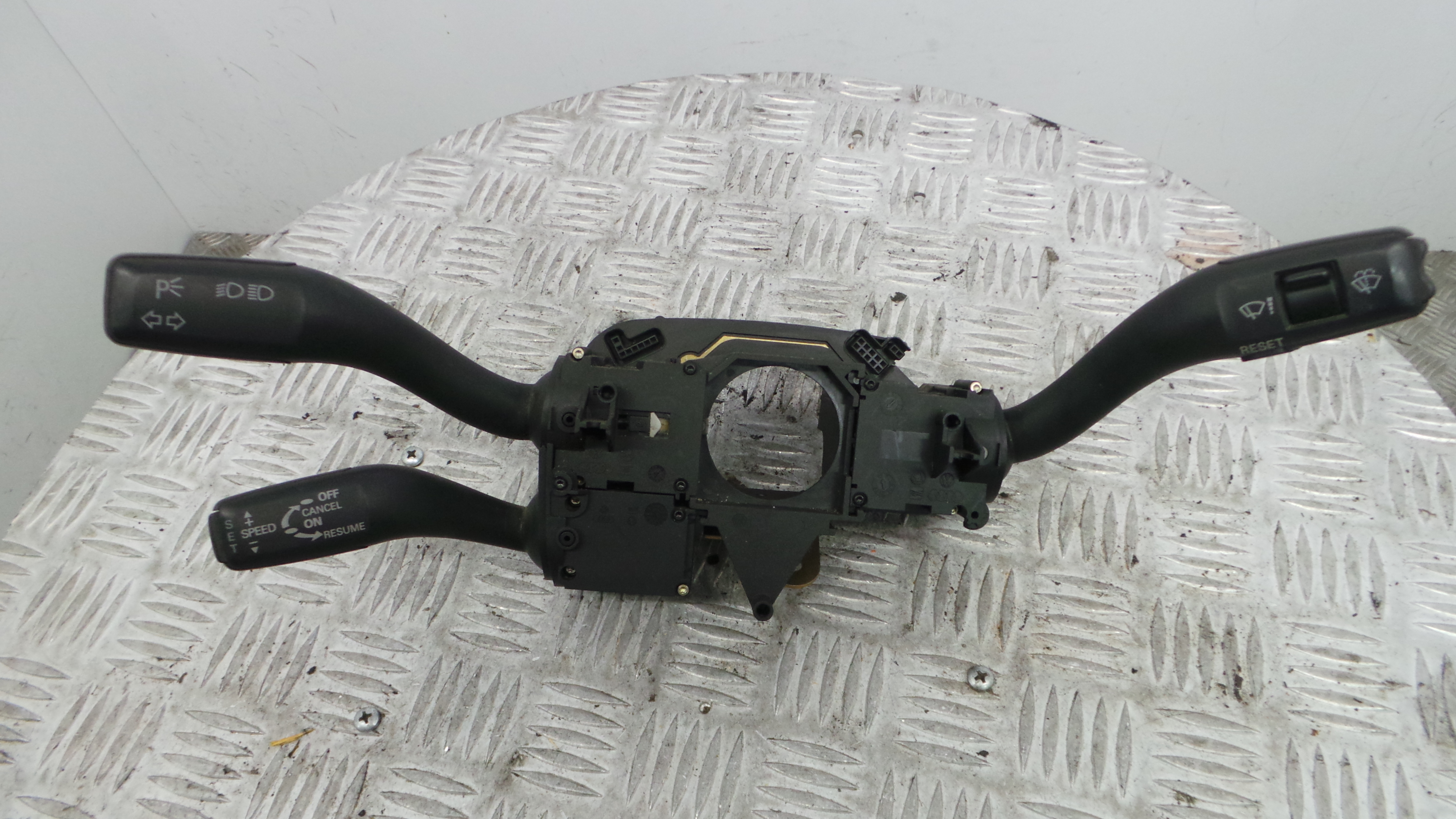 Manete / Comando dos Piscas 8E0953549L - AUDI A4 B6 (8E2)-36270236