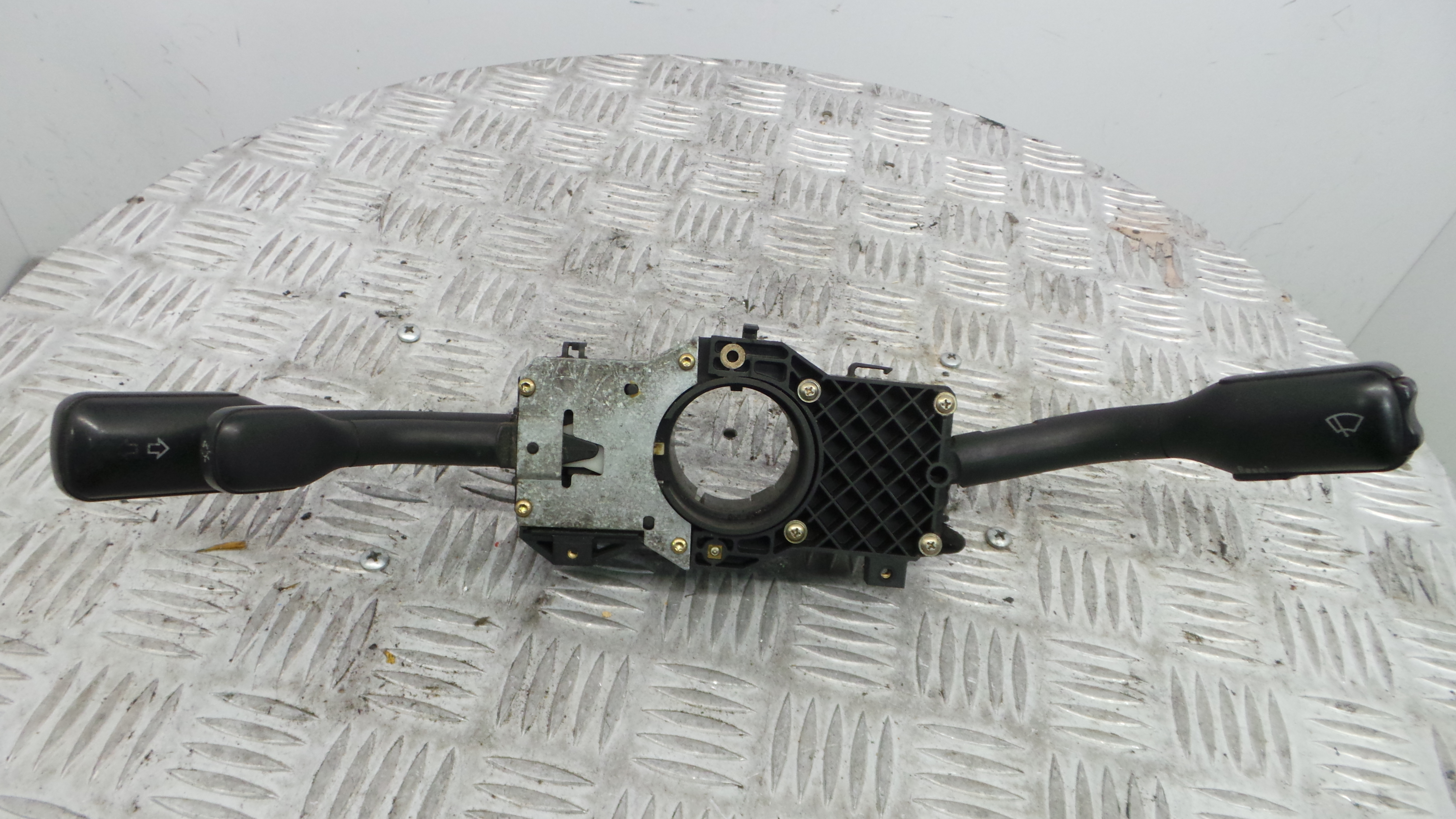 Manete / Comando dos Piscas 4D0953513 - AUDI A6 C4 Avant (4A5)-36270457