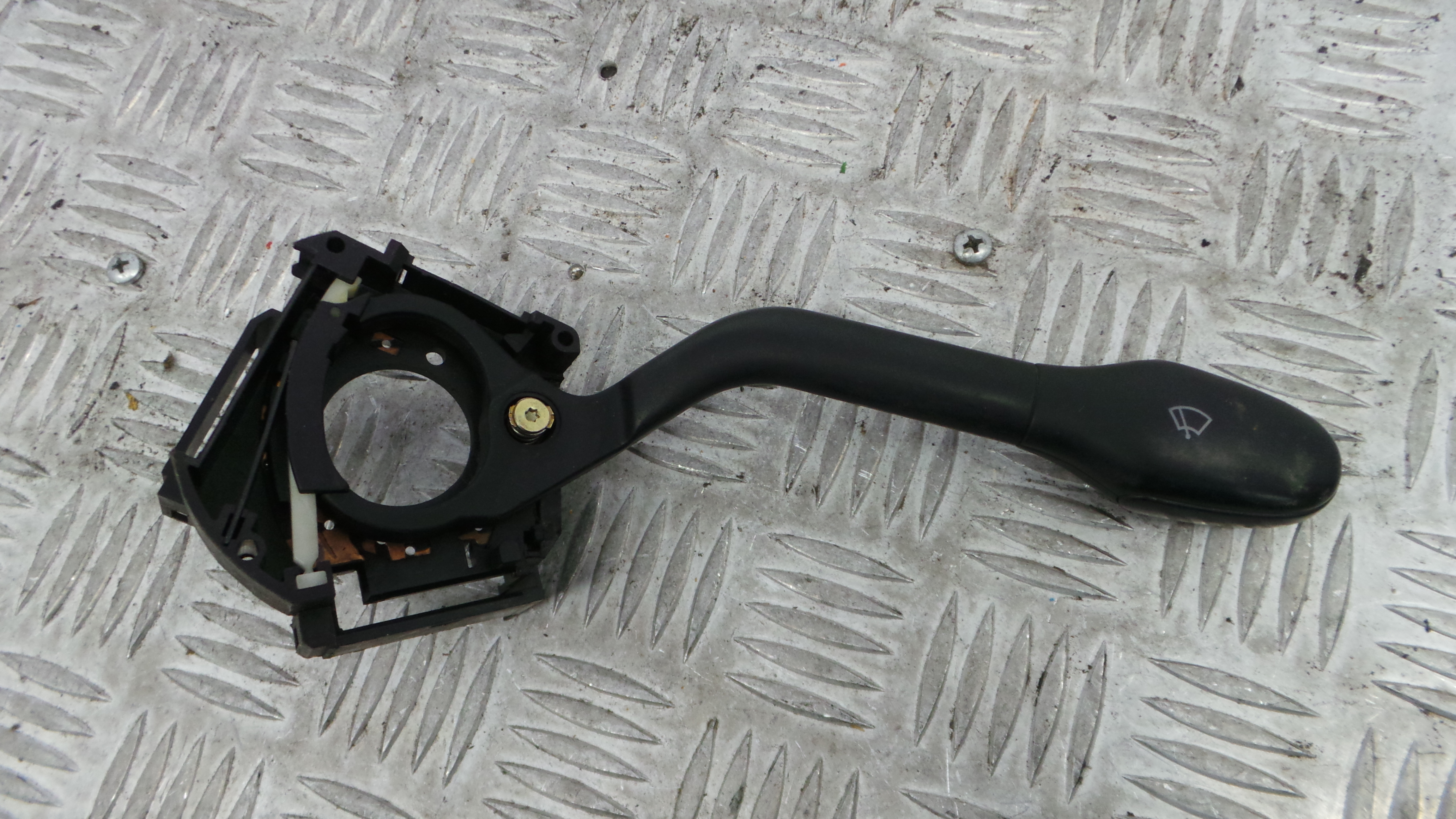 Comando de Limpa Para Brisas 6N0953503D - VW POLO III (6N1)-36270622