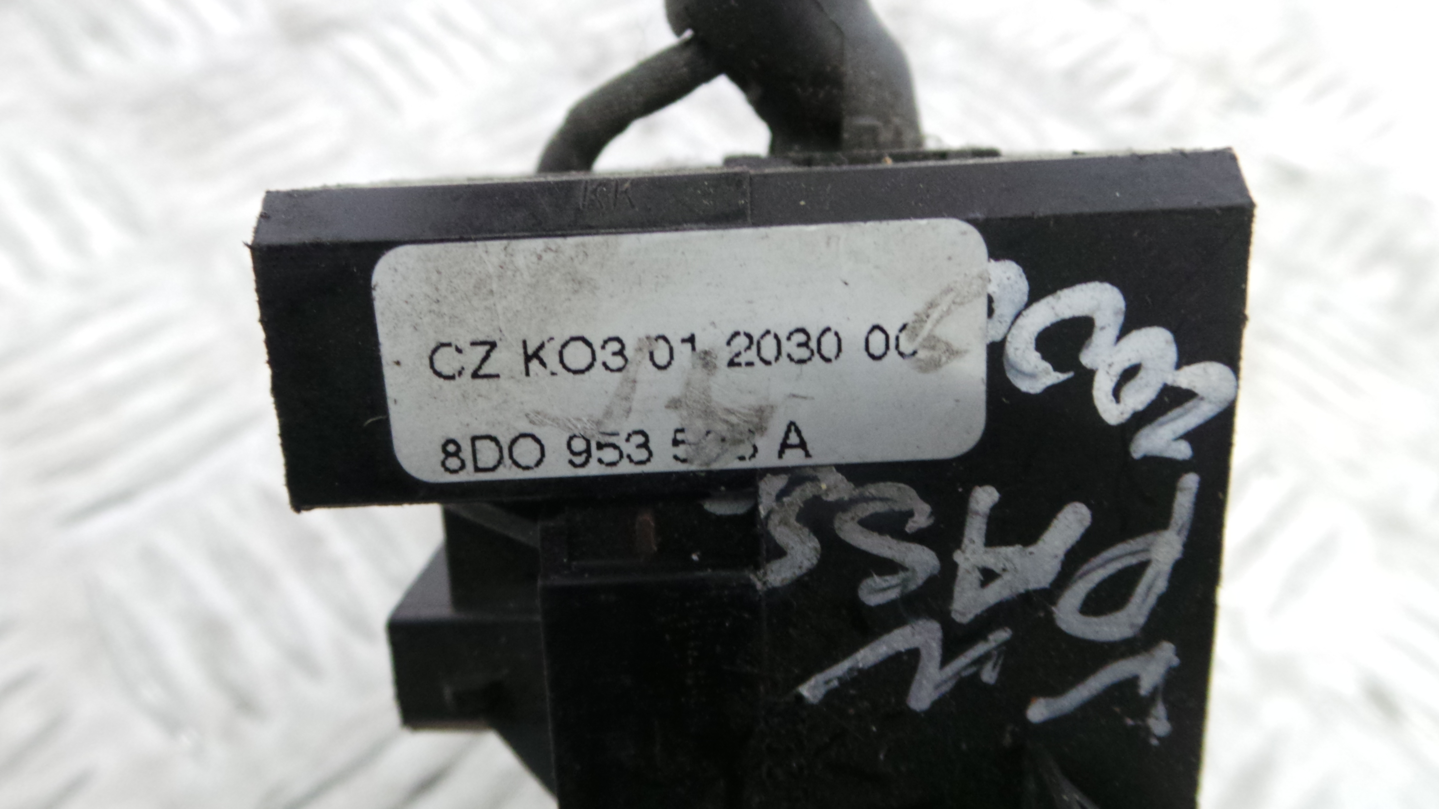 Comando de Limpa Para Brisas 8D0953505A - VW PASSAT B5.5 (3B3)-36270635