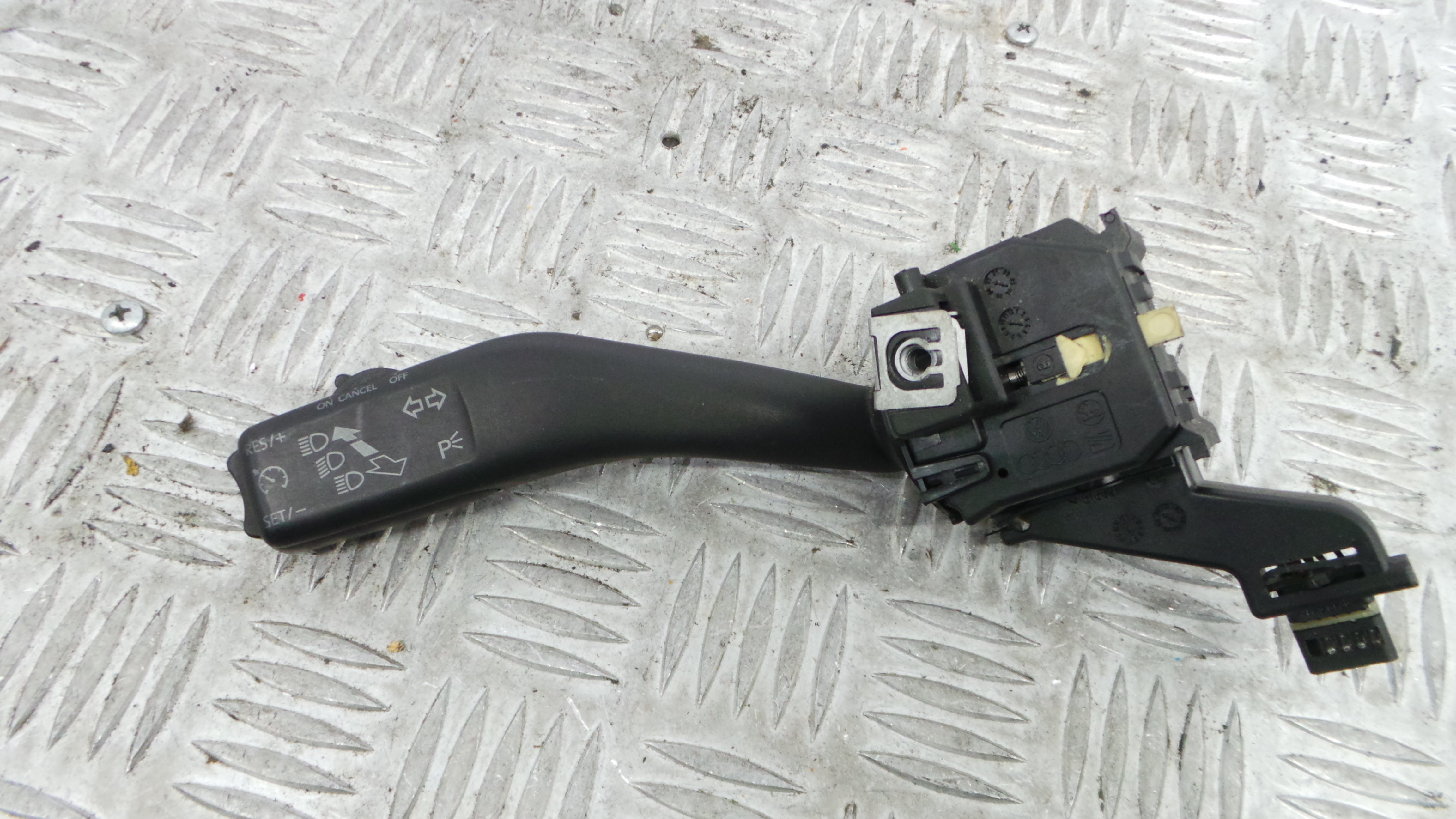 Manete / Comando dos Piscas 1K0953513G - VW GOLF V (1K1)-36270693 Manete / Comando dos Piscas 1K0953513G - VW GOLF V (1K1)-36270693