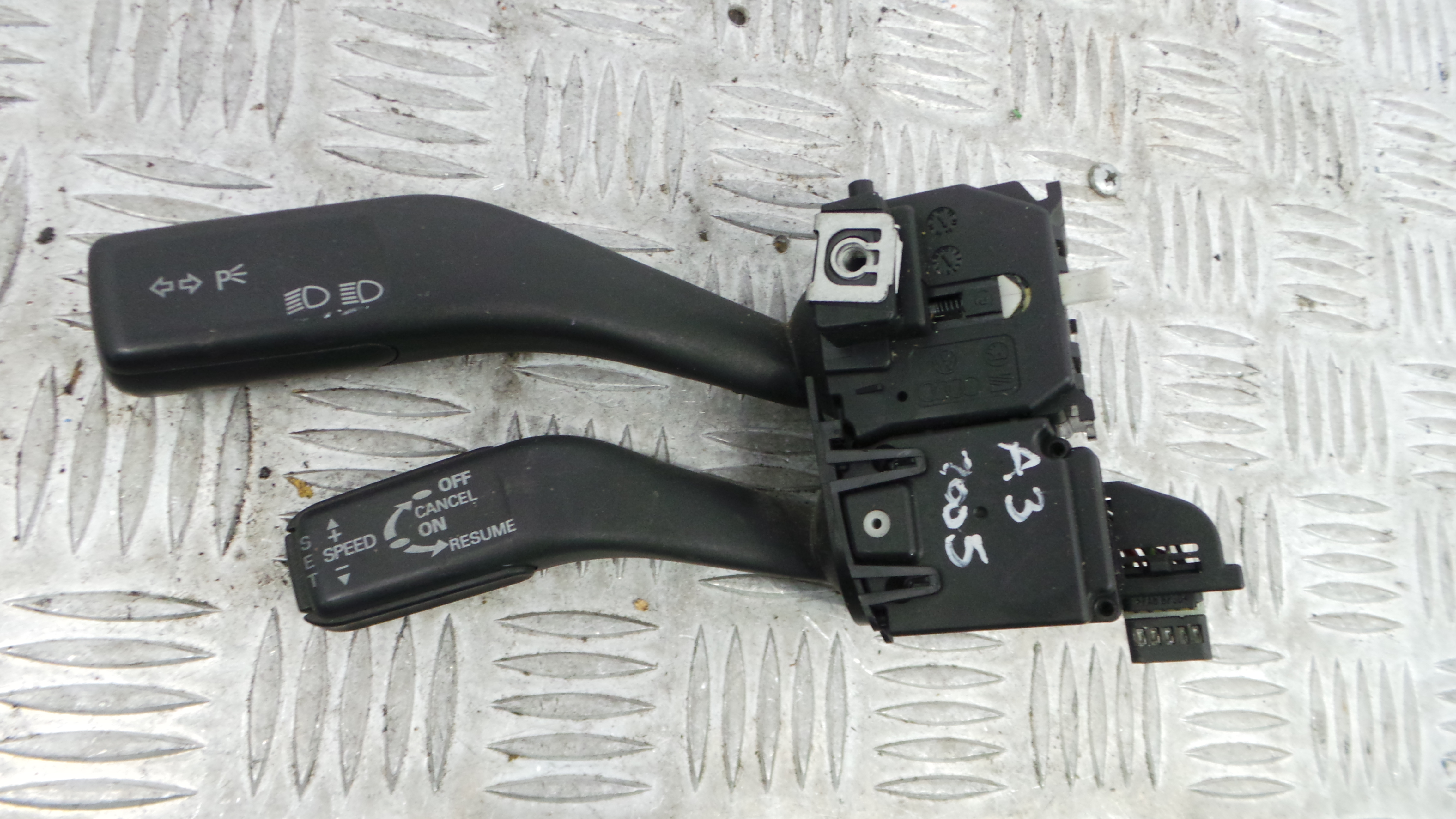 Manete / Comando dos Piscas 8P0953513 - AUDI A3 (8P1)-36270714