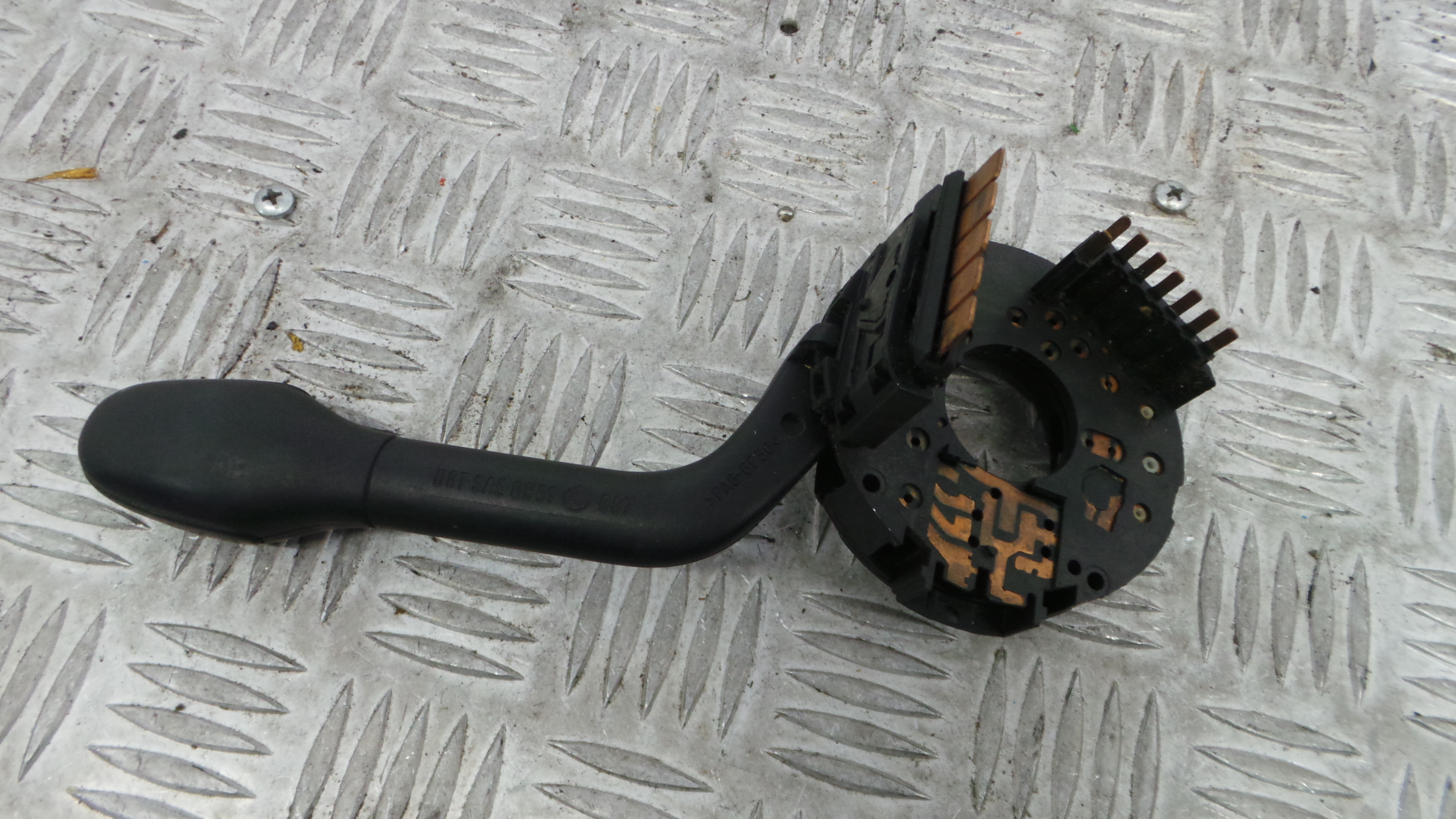 Manete / Comando dos Piscas 6N0953513 - VW POLO III (6N1)-36270752