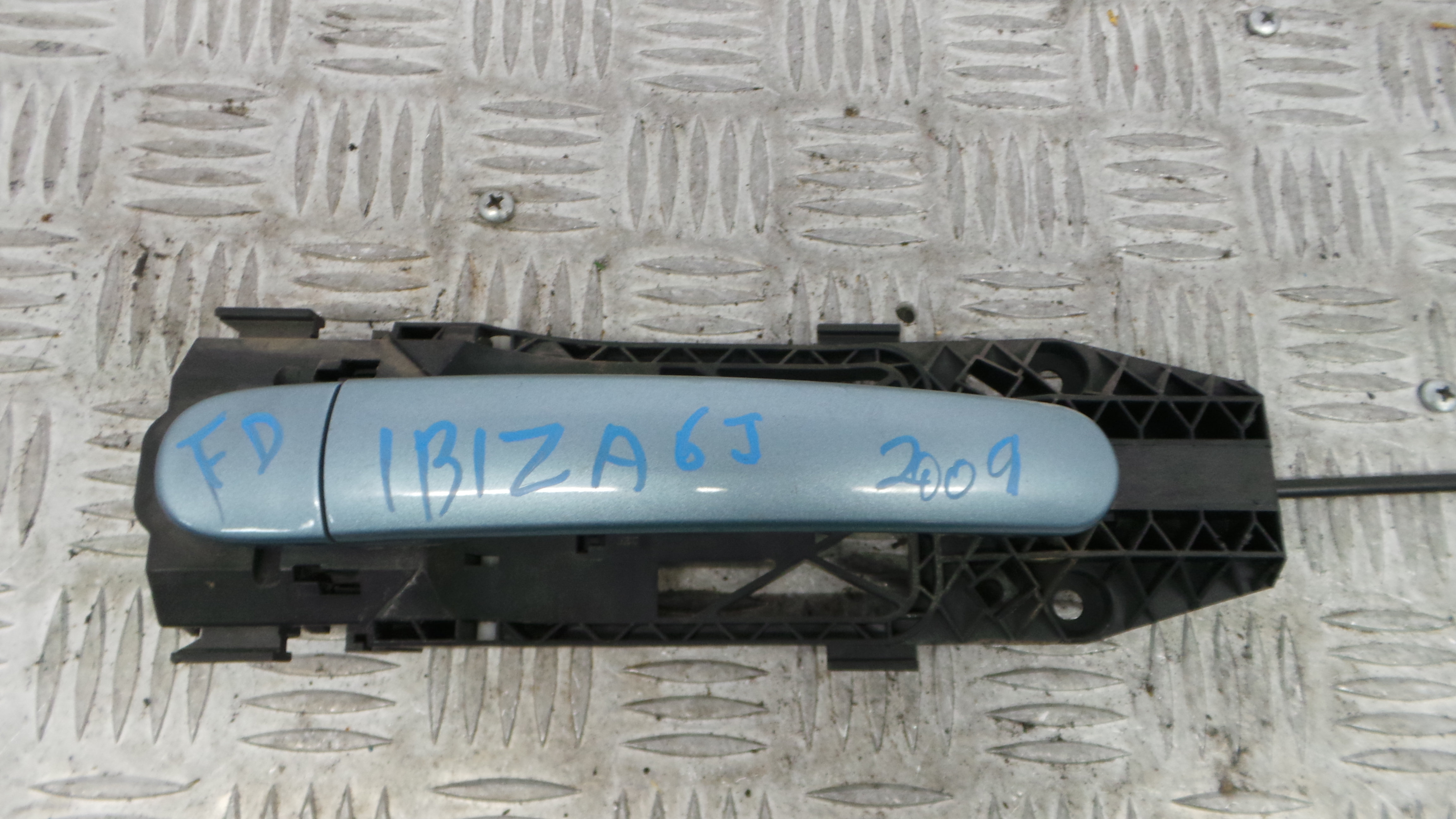 Puxador Exterior Frente Direita  1K8837885G - SEAT IBIZA IV (6J5, 6P1), IBIZA Mk IV (6J5, 6P1)-36271005 Puxador Exterior Frente Direita  1K8837885G - SEAT IBIZA IV (6J5, 6P1), IBIZA Mk IV (6J5, 6P1)-36271005