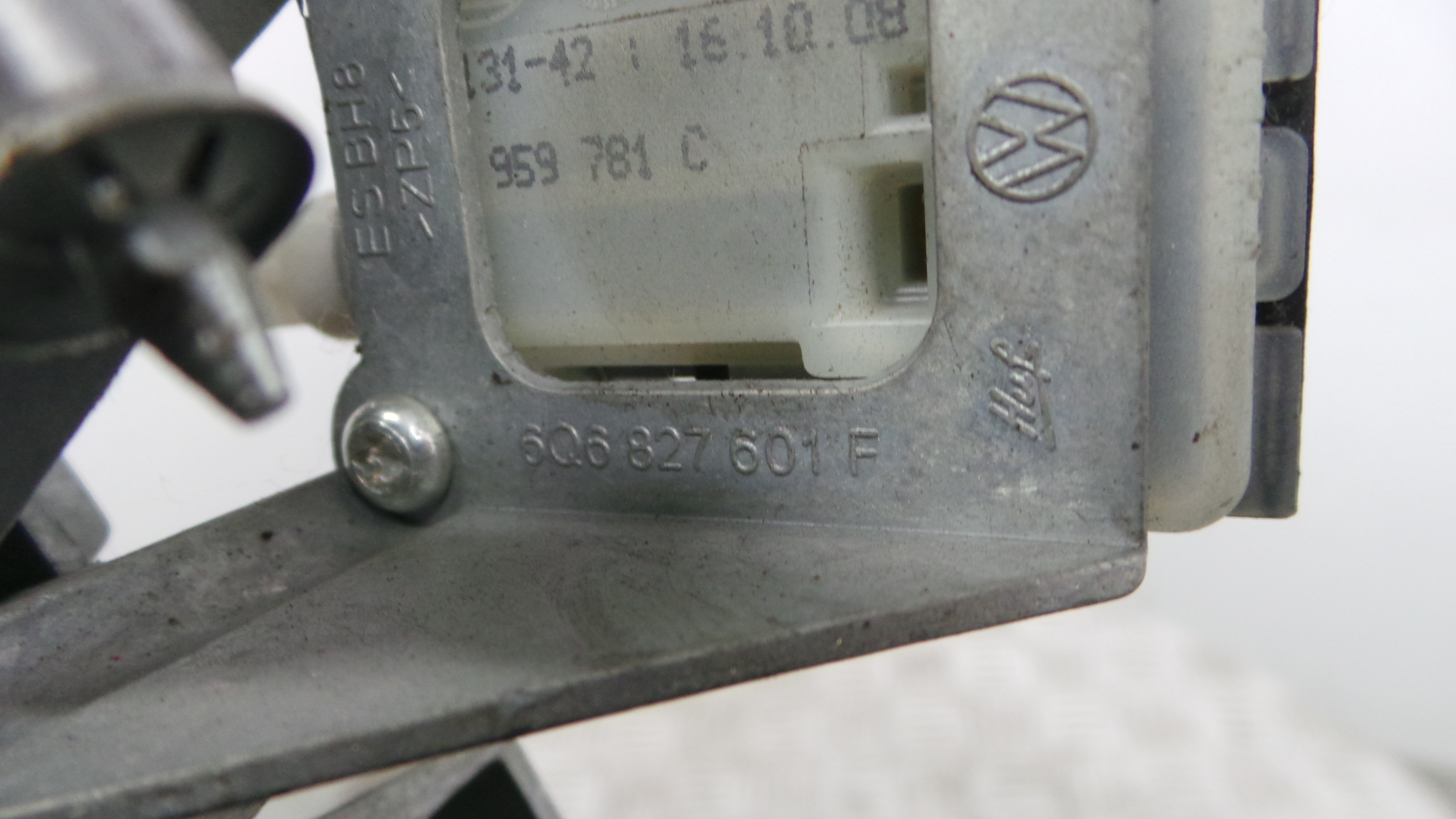 Puxador Exterior da Tampa da Mala 6Q6827565H - VW POLO V (6R1, 6C1)-36271011