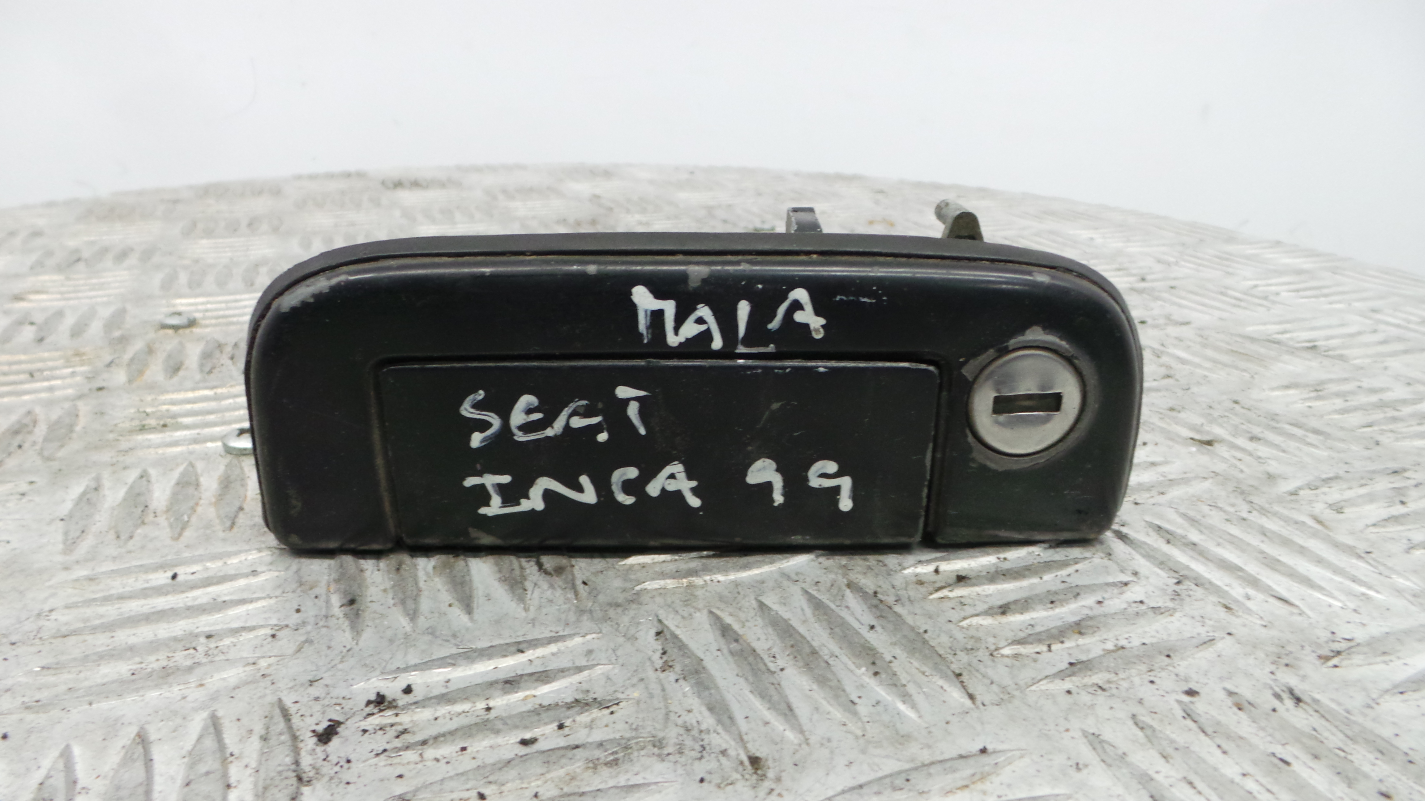Puxador Exterior da Tampa da Mala 6K9827561C - SEAT INCA (6K9)-36276830