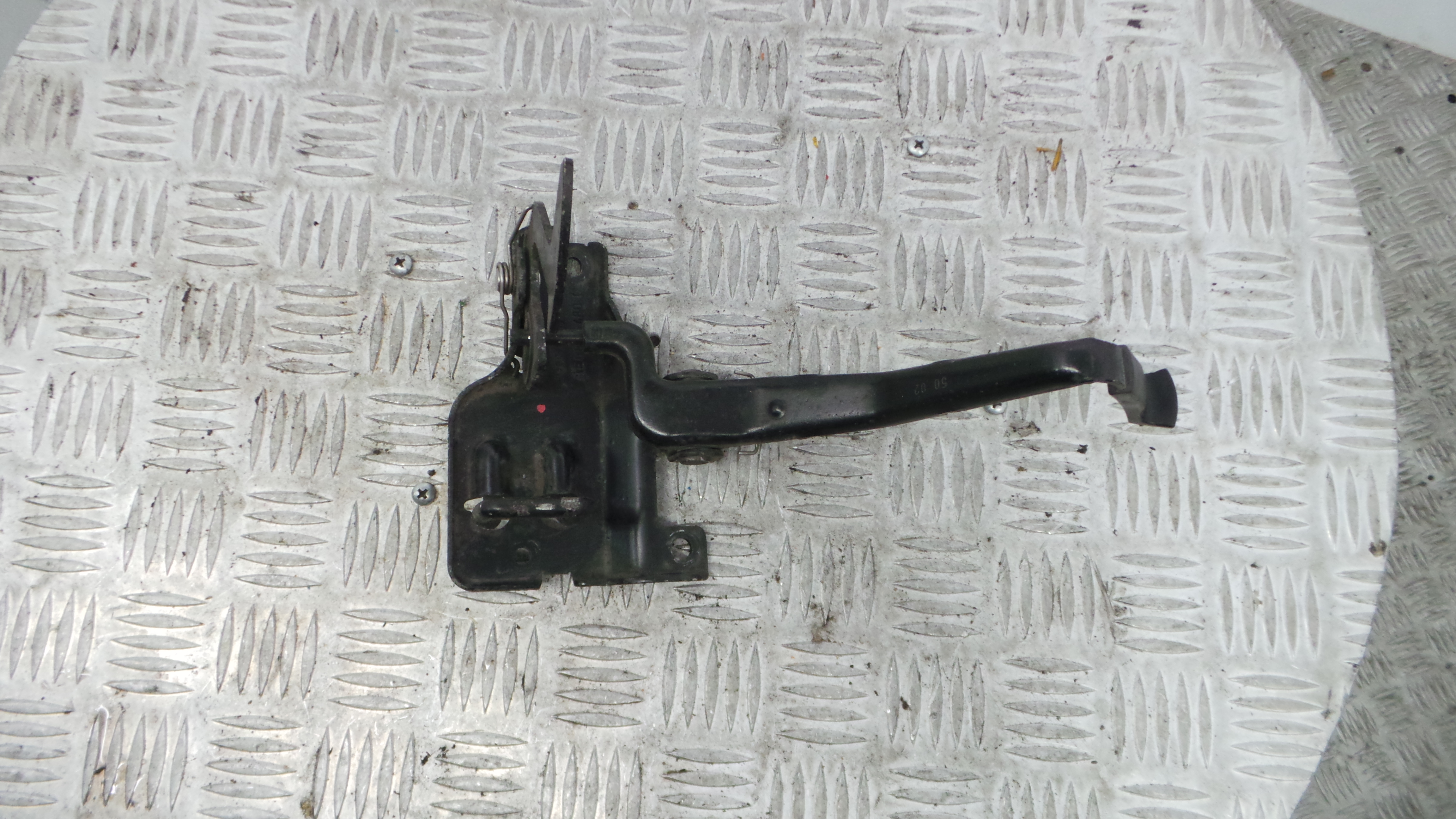 Fecho do Capot 8E0823480D - AUDI A4 B6 (8E2)-36277025