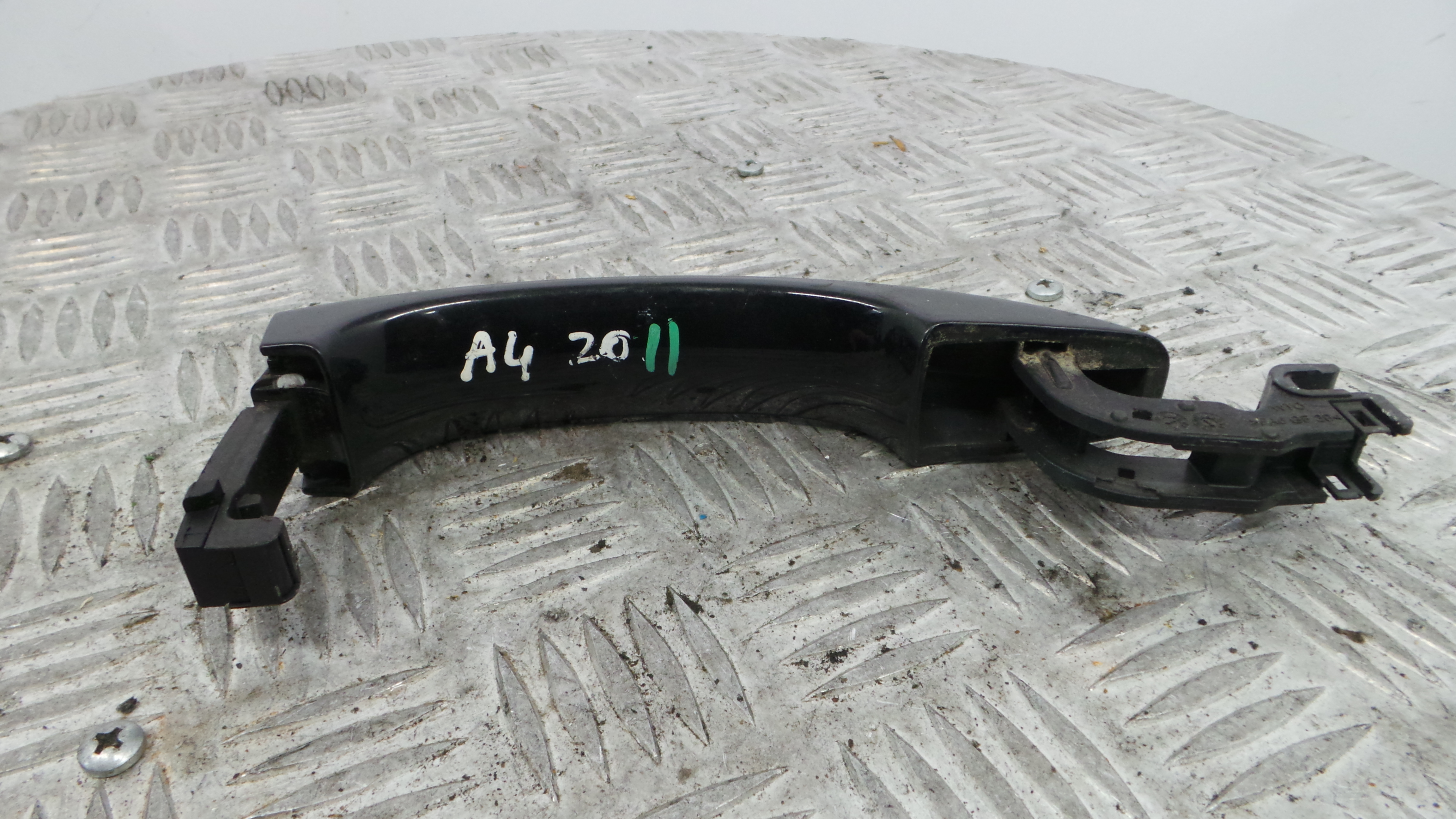 Puxador Exterior Trás Direita 8T0837205A - AUDI A4 B8 (8K2)-36277039