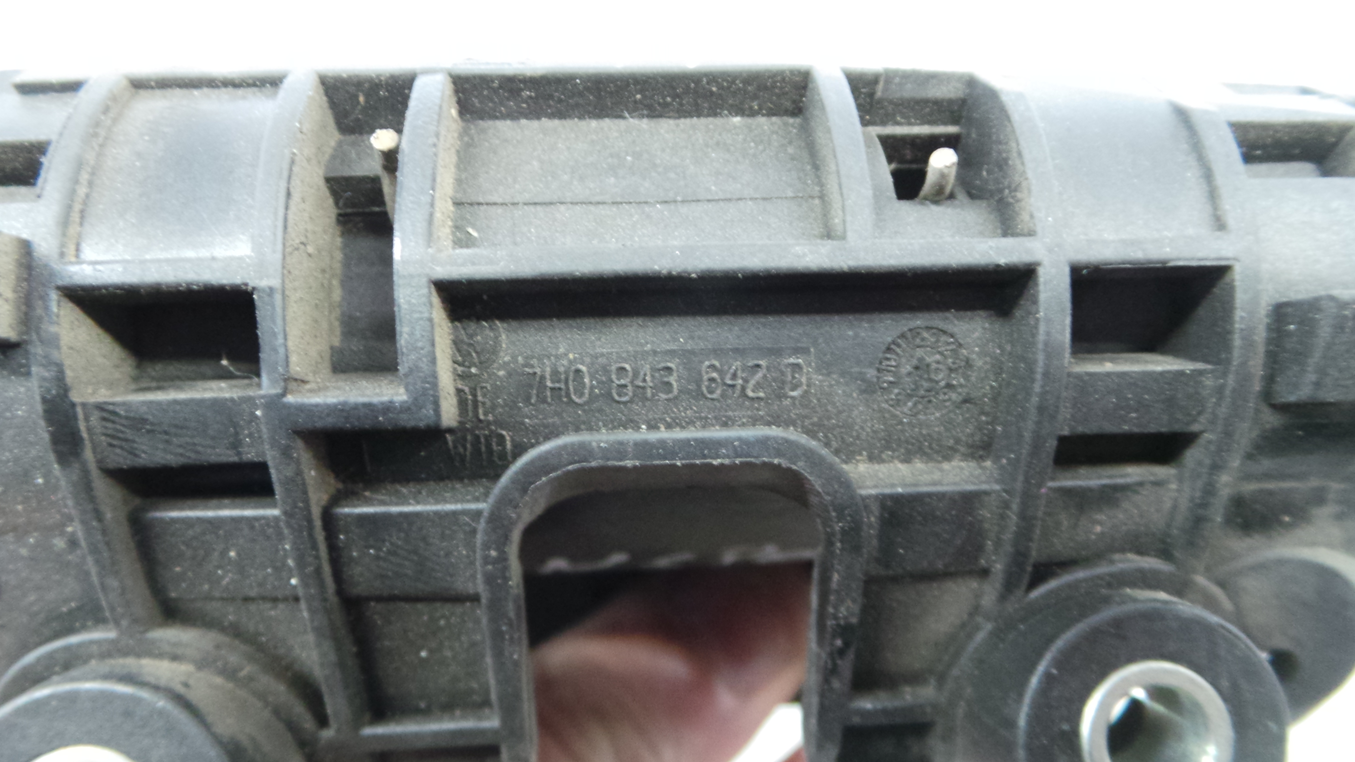 Puxador Interior Traseiro Direita 7H0843642D - VW TRANSPORTER Mk V Caixa (7HA, 7HH, 7EA, 7EH), TRANS-36277116