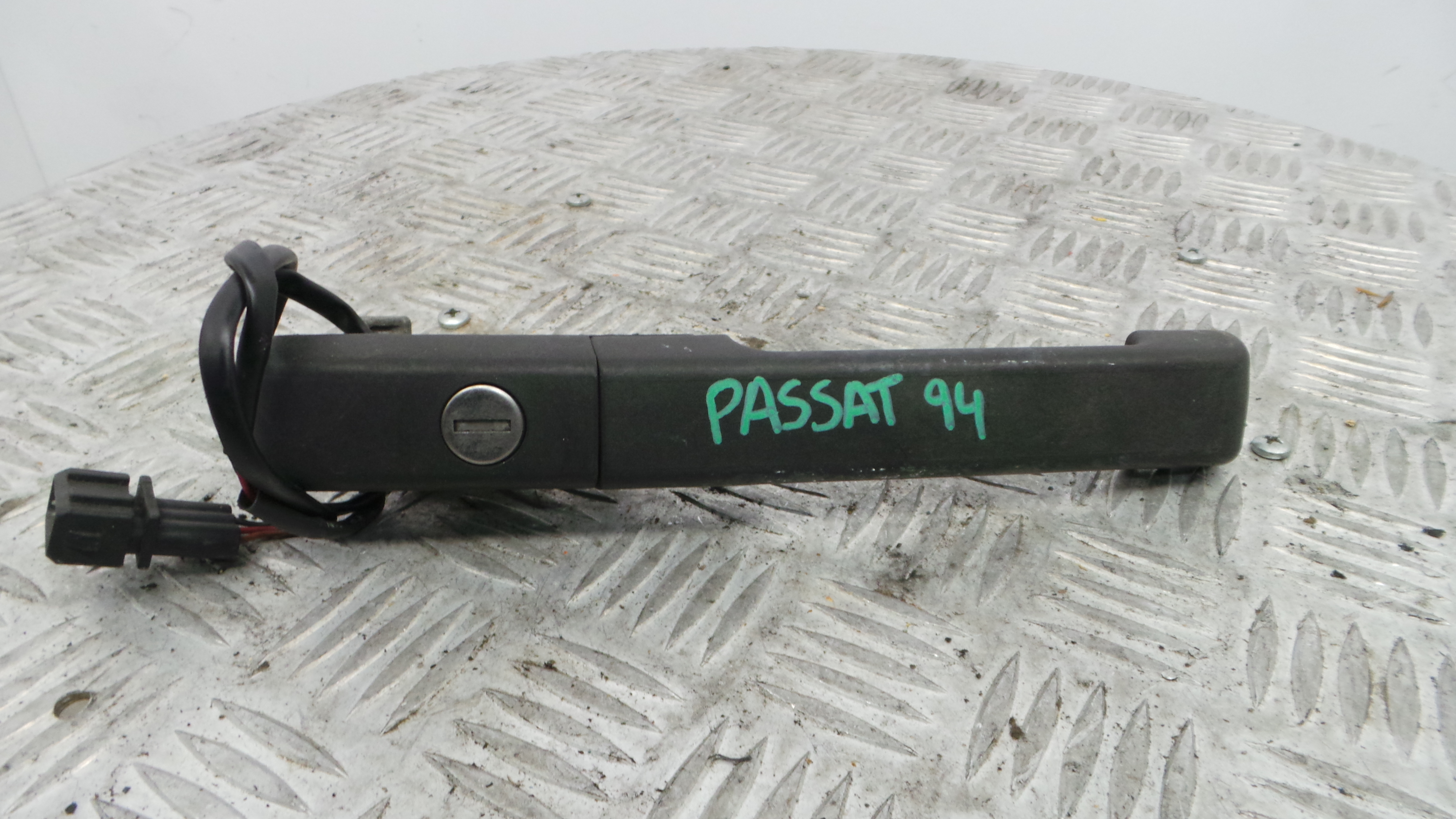 Puxador Exterior Frente Direita  3A0837208C - VW PASSAT B3/B4 (3A2, 35I)-36277388