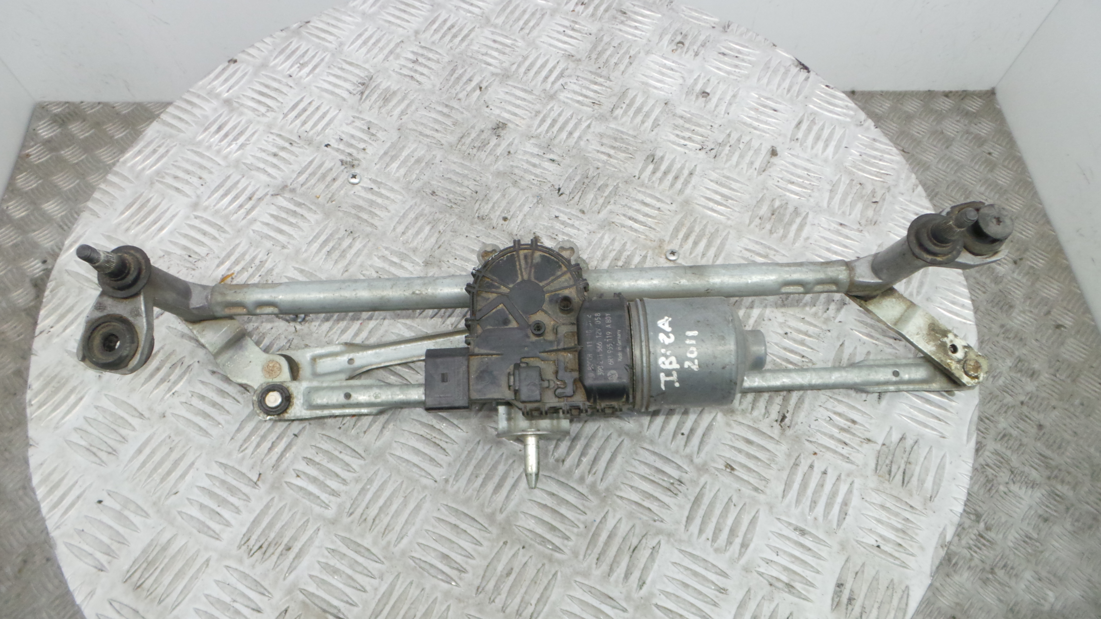 Motor Limpa Vidros Frente 6R1955023C - SEAT IBIZA IV (6J5, 6P1), IBIZA Mk IV (6J5, 6P1)-36280134 Motor Limpa Vidros Frente 6R1955023C - SEAT IBIZA IV (6J5, 6P1), IBIZA Mk IV (6J5, 6P1)-36280134