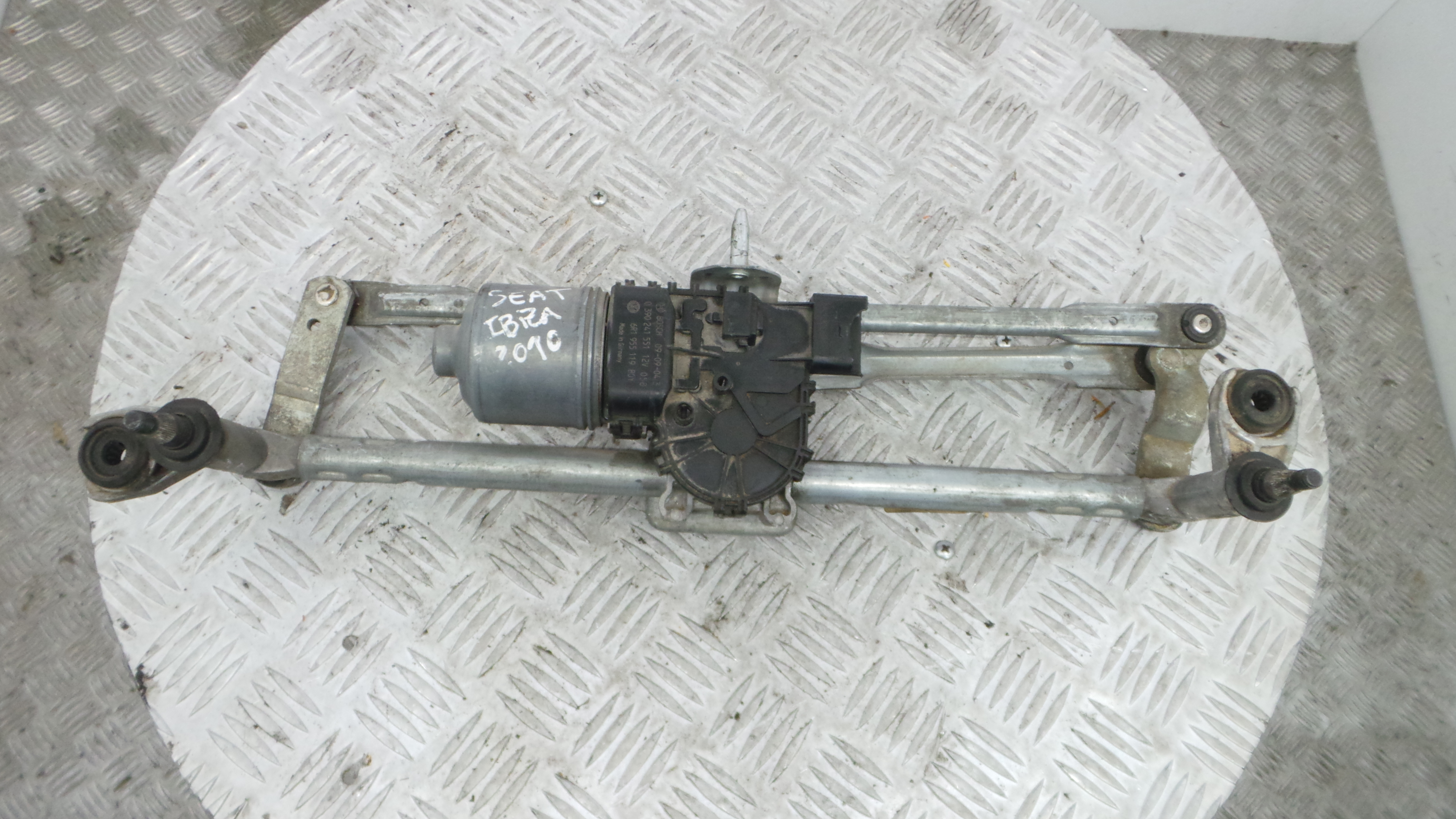 Motor Limpa Vidros Frente 6R1955023A - SEAT IBIZA IV (6J5, 6P1), IBIZA Mk IV (6J5, 6P1)-36280408 Motor Limpa Vidros Frente 6R1955023A - SEAT IBIZA IV (6J5, 6P1), IBIZA Mk IV (6J5, 6P1)-36280408