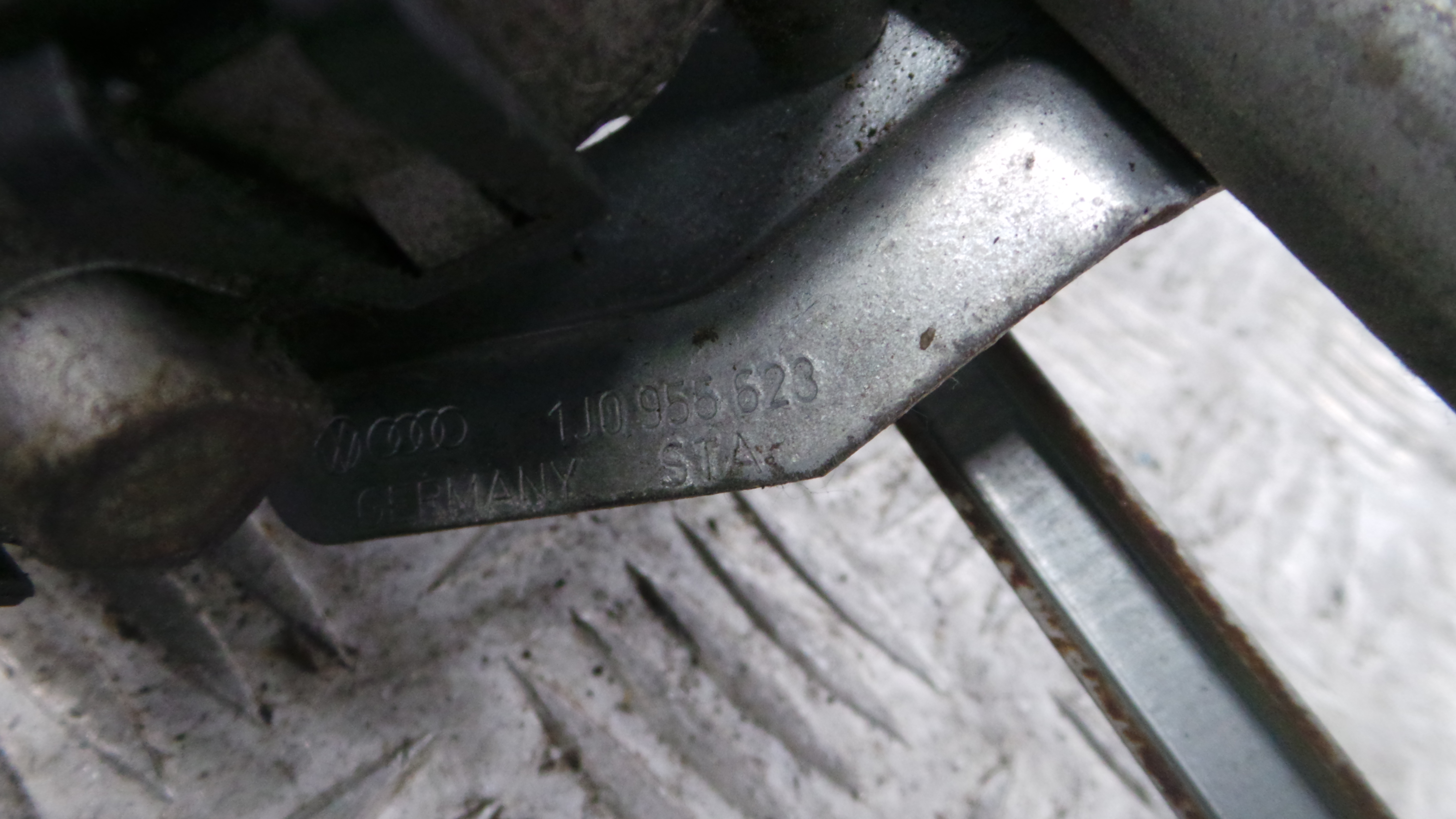 Motor Limpa Vidros Frente 1J1955113A - AUDI A3 (8L1)-36280444