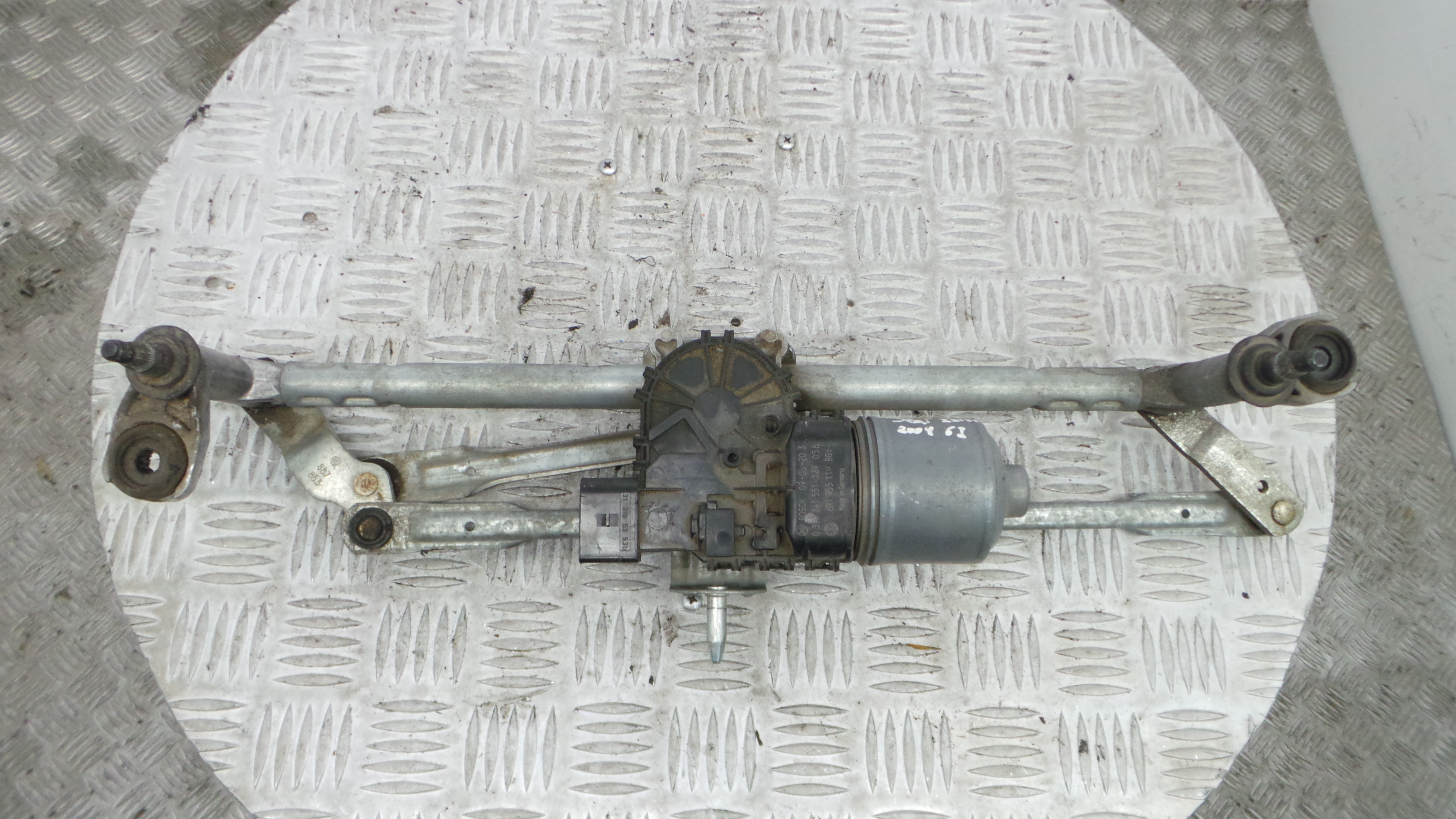 Motor Limpa Vidros Frente 6R1955023A - SEAT IBIZA IV (6J5, 6P1), IBIZA Mk IV (6J5, 6P1)-36363120 Motor Limpa Vidros Frente 6R1955023A - SEAT IBIZA IV (6J5, 6P1), IBIZA Mk IV (6J5, 6P1)-36363120