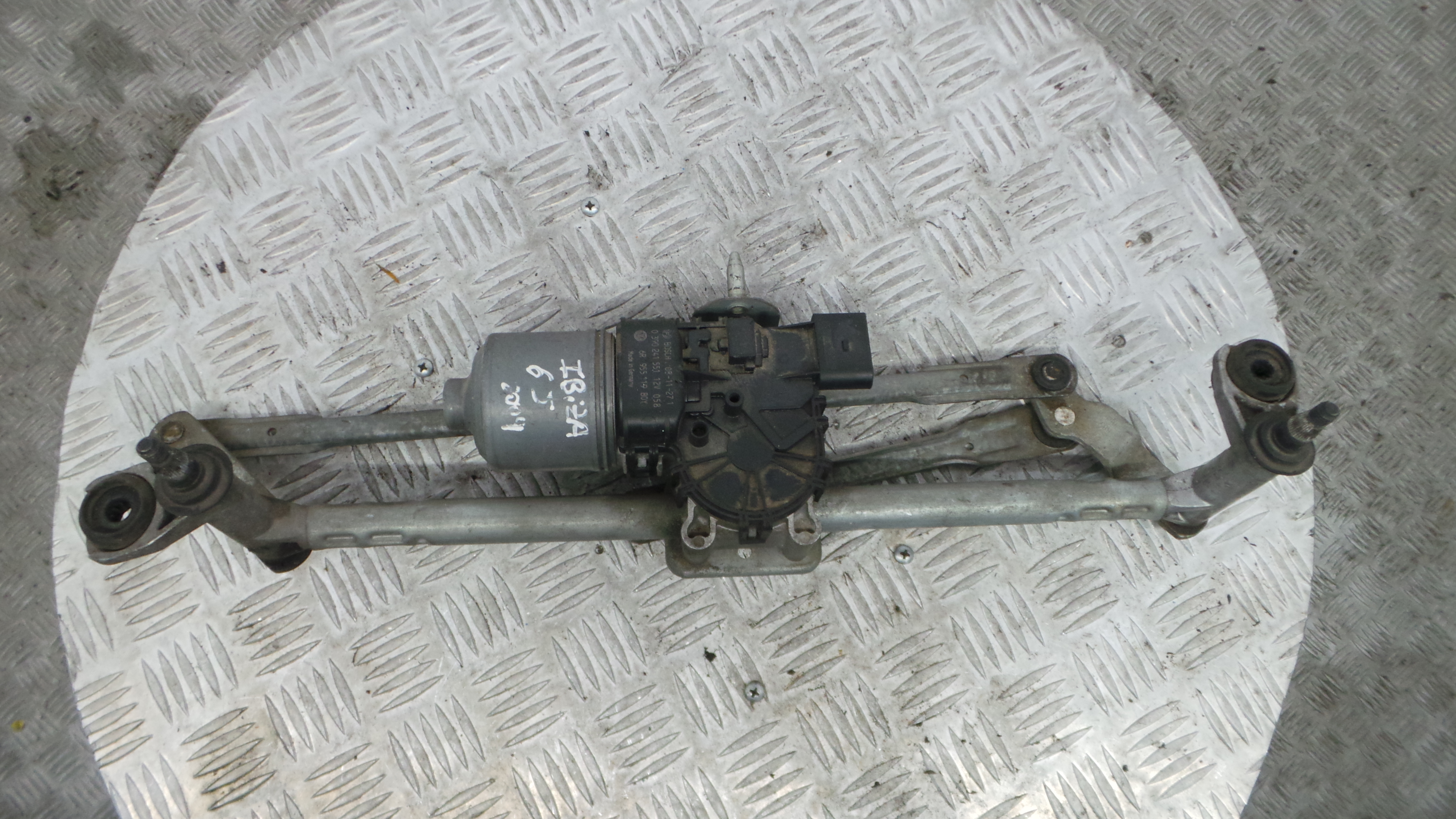 Motor Limpa Vidros Frente 6R1955023A - SEAT IBIZA IV (6J5, 6P1), IBIZA Mk IV (6J5, 6P1)-36371232 Motor Limpa Vidros Frente 6R1955023A - SEAT IBIZA IV (6J5, 6P1), IBIZA Mk IV (6J5, 6P1)-36371232