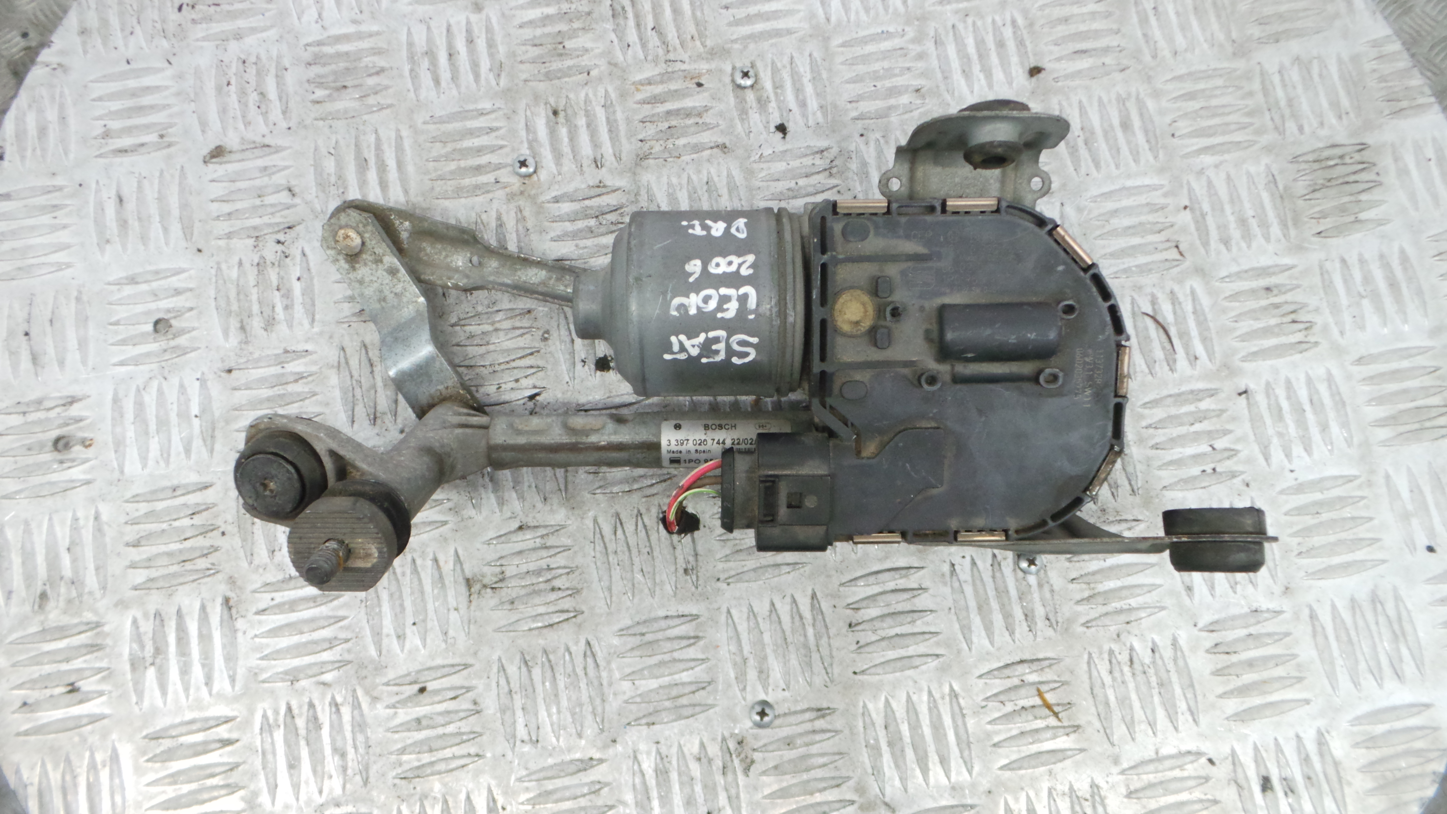 Motor Limpa Vidros Frente 1P0955024A - SEAT LEON (1P1)-36371495 Motor Limpa Vidros Frente 1P0955024A - SEAT LEON (1P1)-36371495