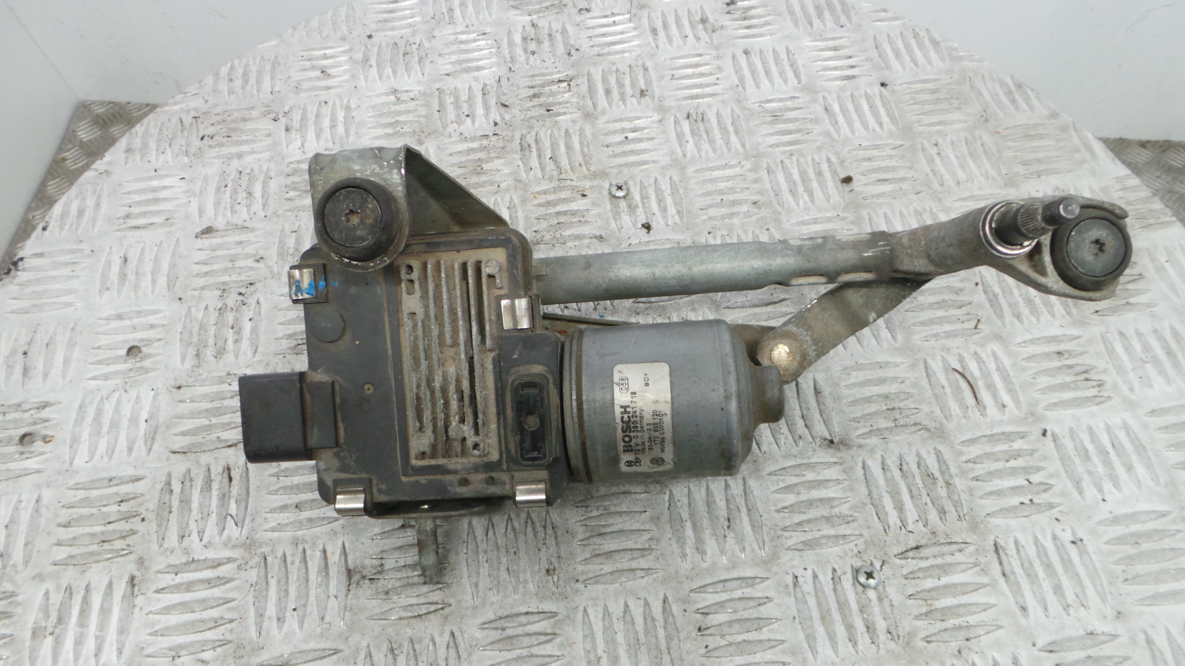 Motor Limpa Vidros Frente 1T0955024B - VW TOURAN (1T1, 1T2)-36371499 Motor Limpa Vidros Frente 1T0955024B - VW TOURAN (1T1, 1T2)-36371499