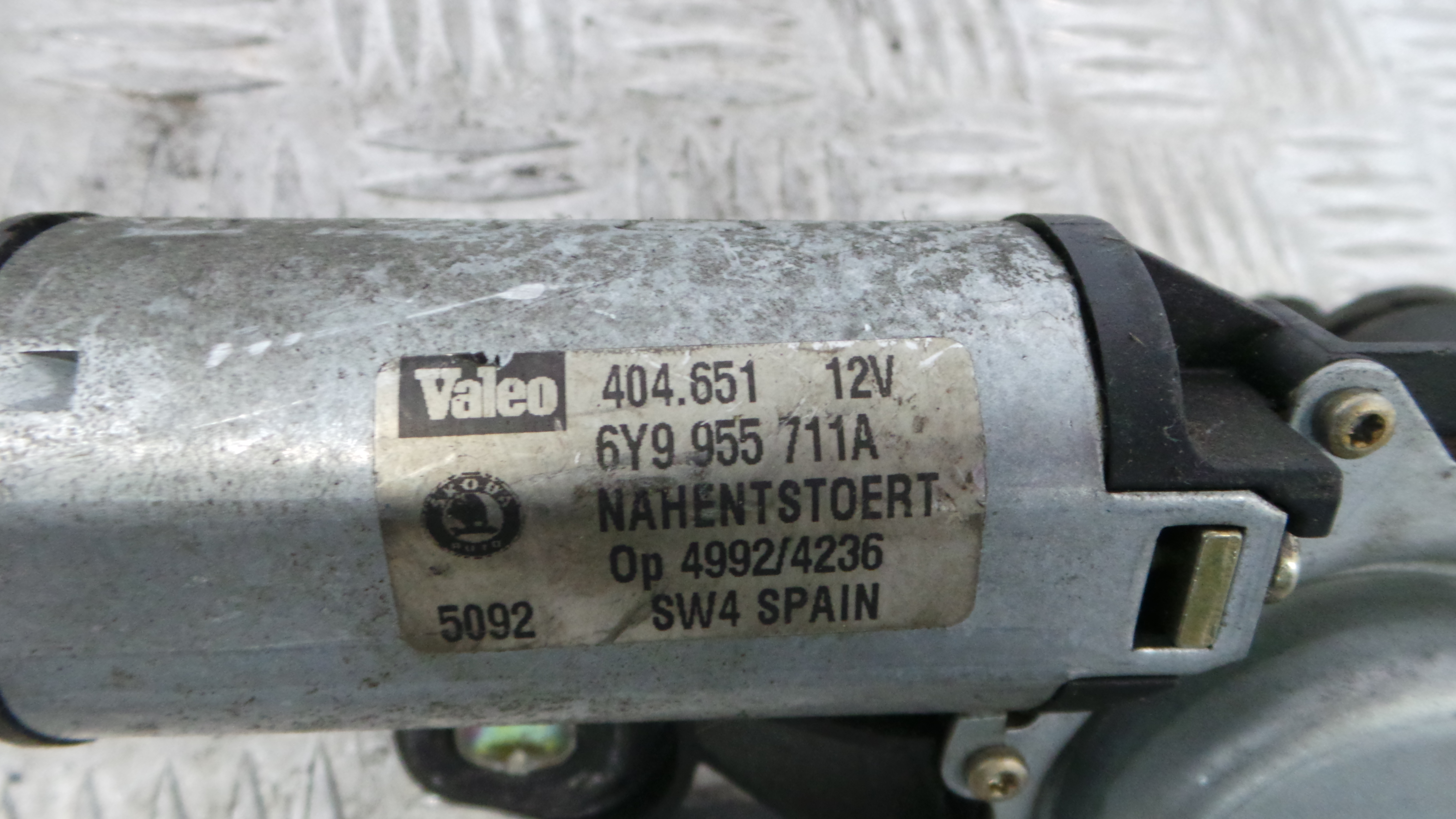 Motor Limpa Vidros Trás 6Y9955711A - SKODA FABIA I (6Y2)-36371530