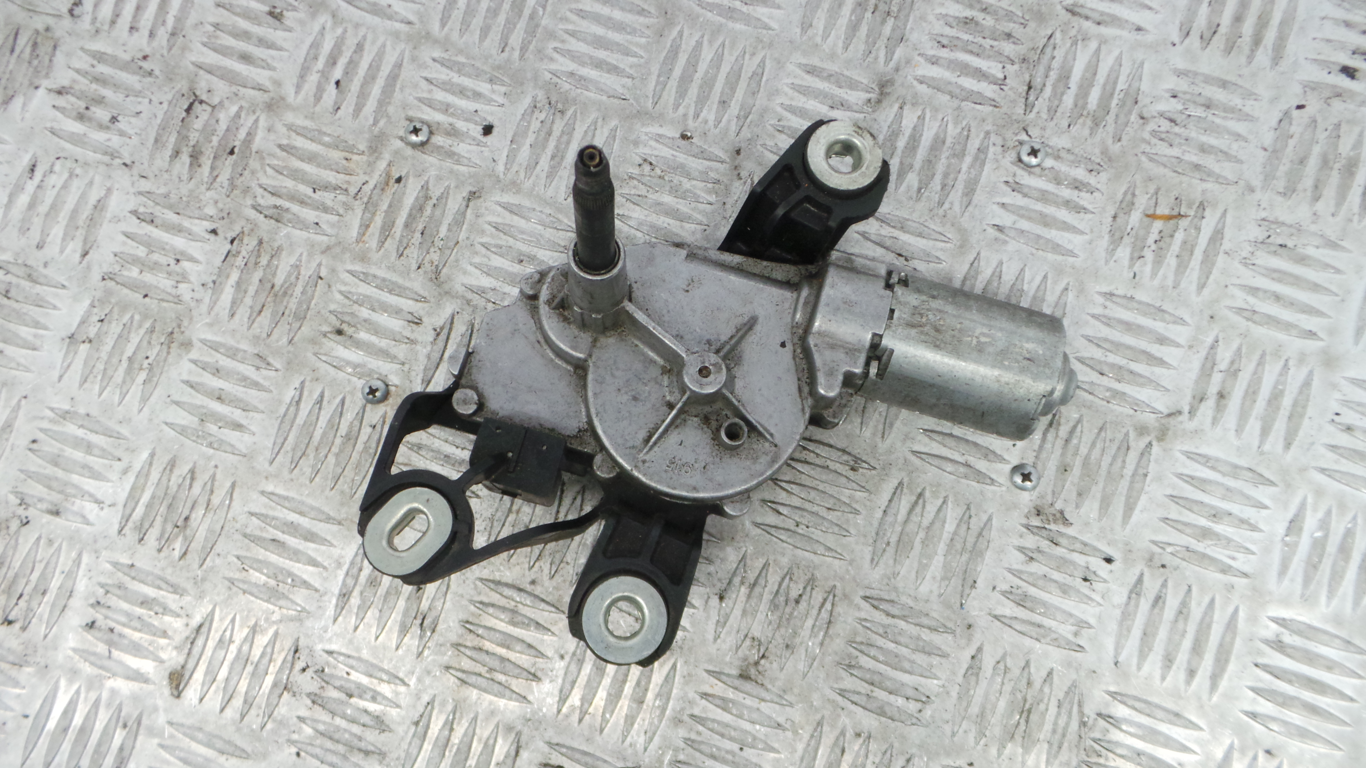 Motor Limpa Vidros Trás 1K6955711C - VW GOLF V (1K1)-36371545 Motor Limpa Vidros Trás 1K6955711C - VW GOLF V (1K1)-36371545