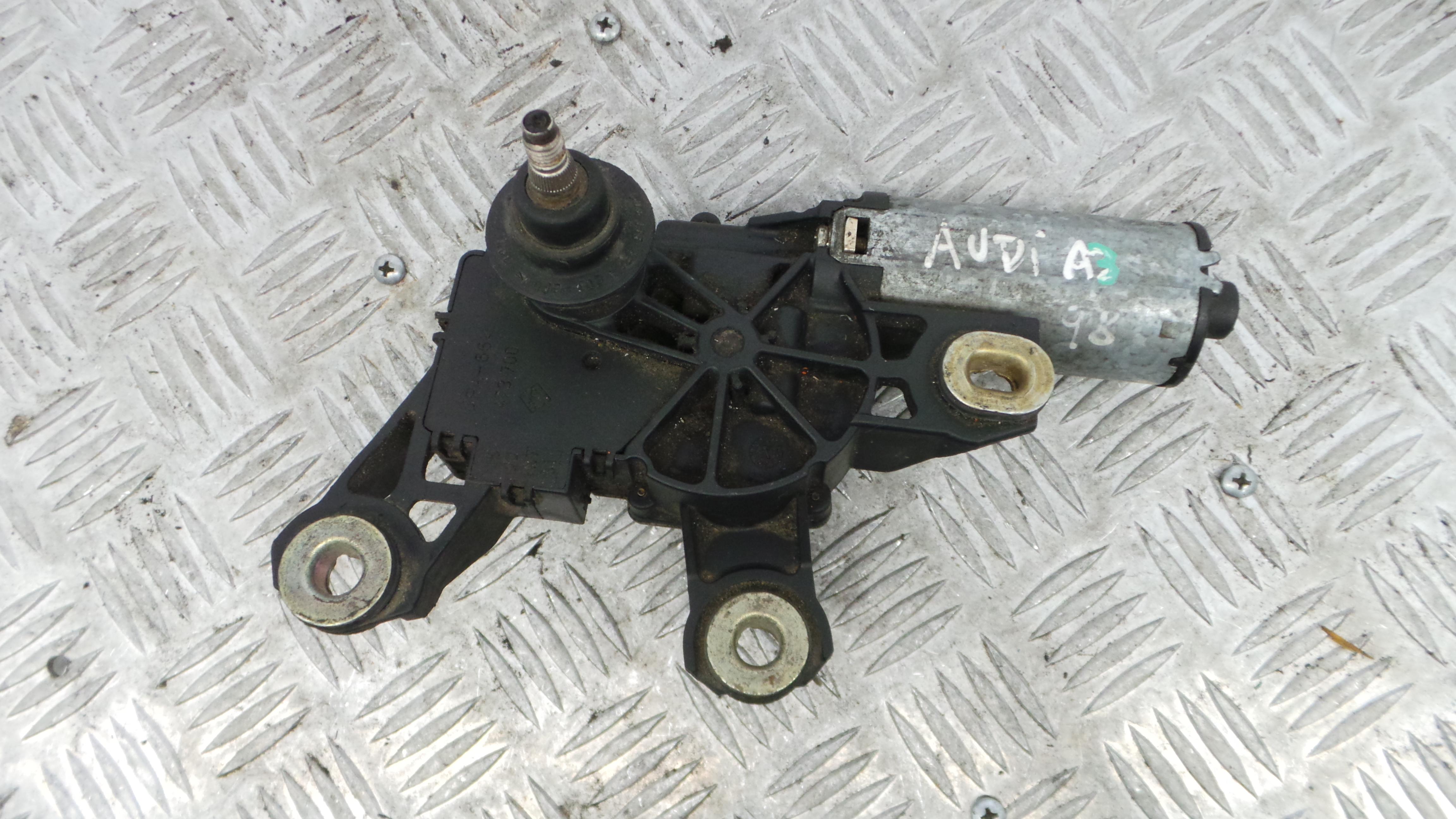 Motor Limpa Vidros Trás 8L0955711A - AUDI A3 (8L1)-36384680 Motor Limpa Vidros Trás 8L0955711A - AUDI A3 (8L1)-36384680