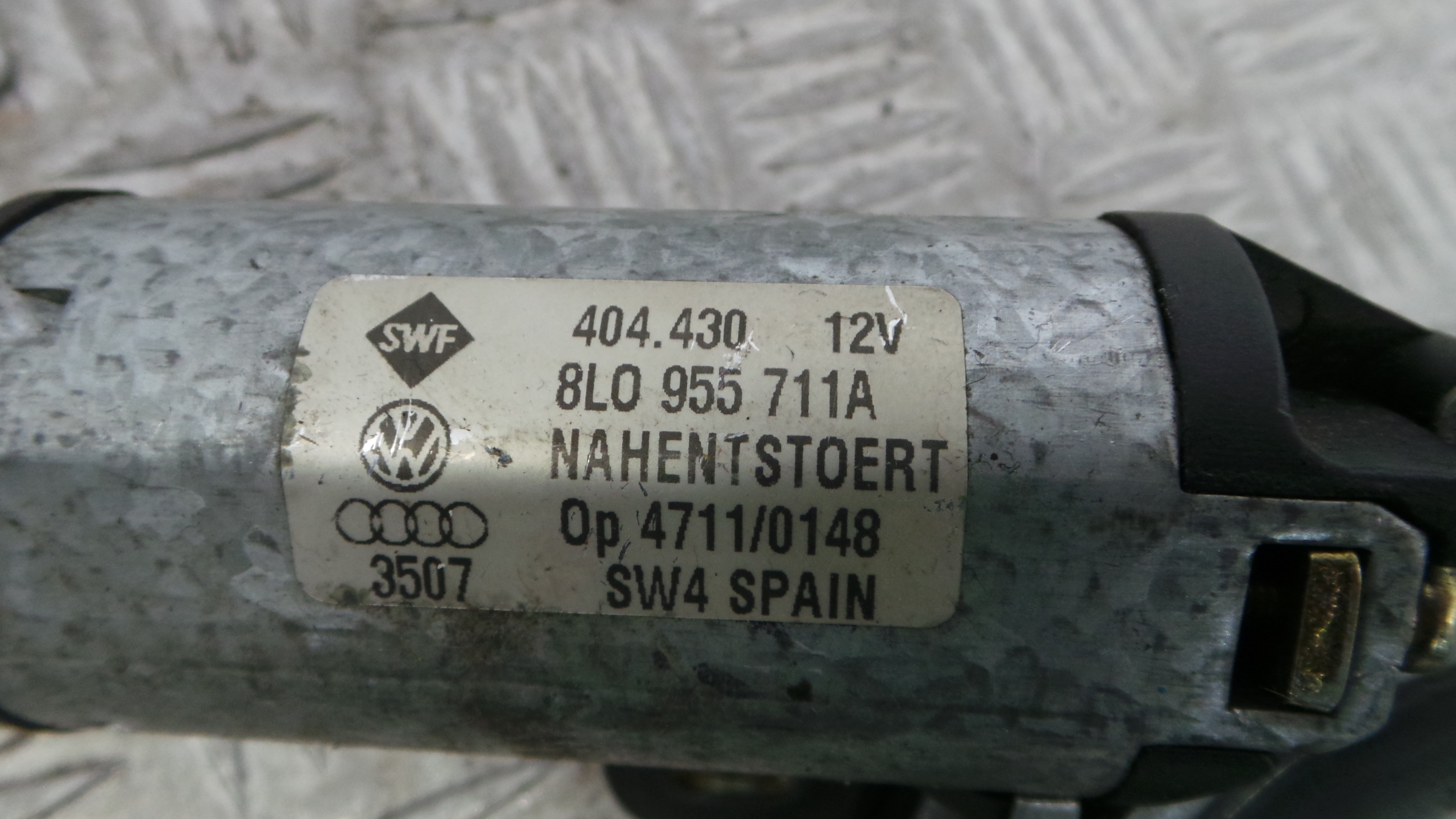 Motor Limpa Vidros Trás 8L0955711A - AUDI A3 (8L1)-36384680