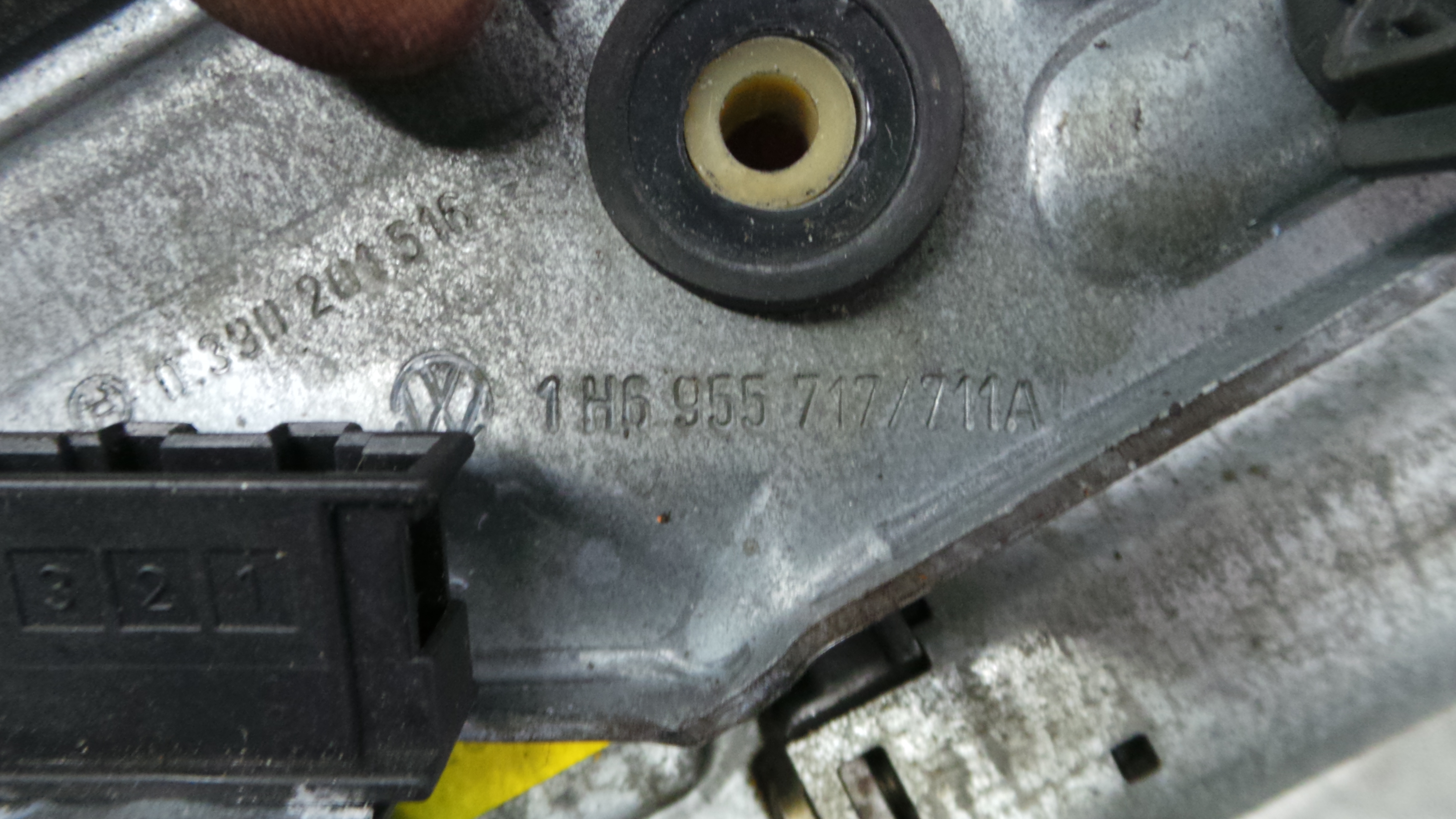 Motor Limpa Vidros Trás 1H6955713A - VW GOLF III (1H1), GOLF Mk III (1H1)-36384691