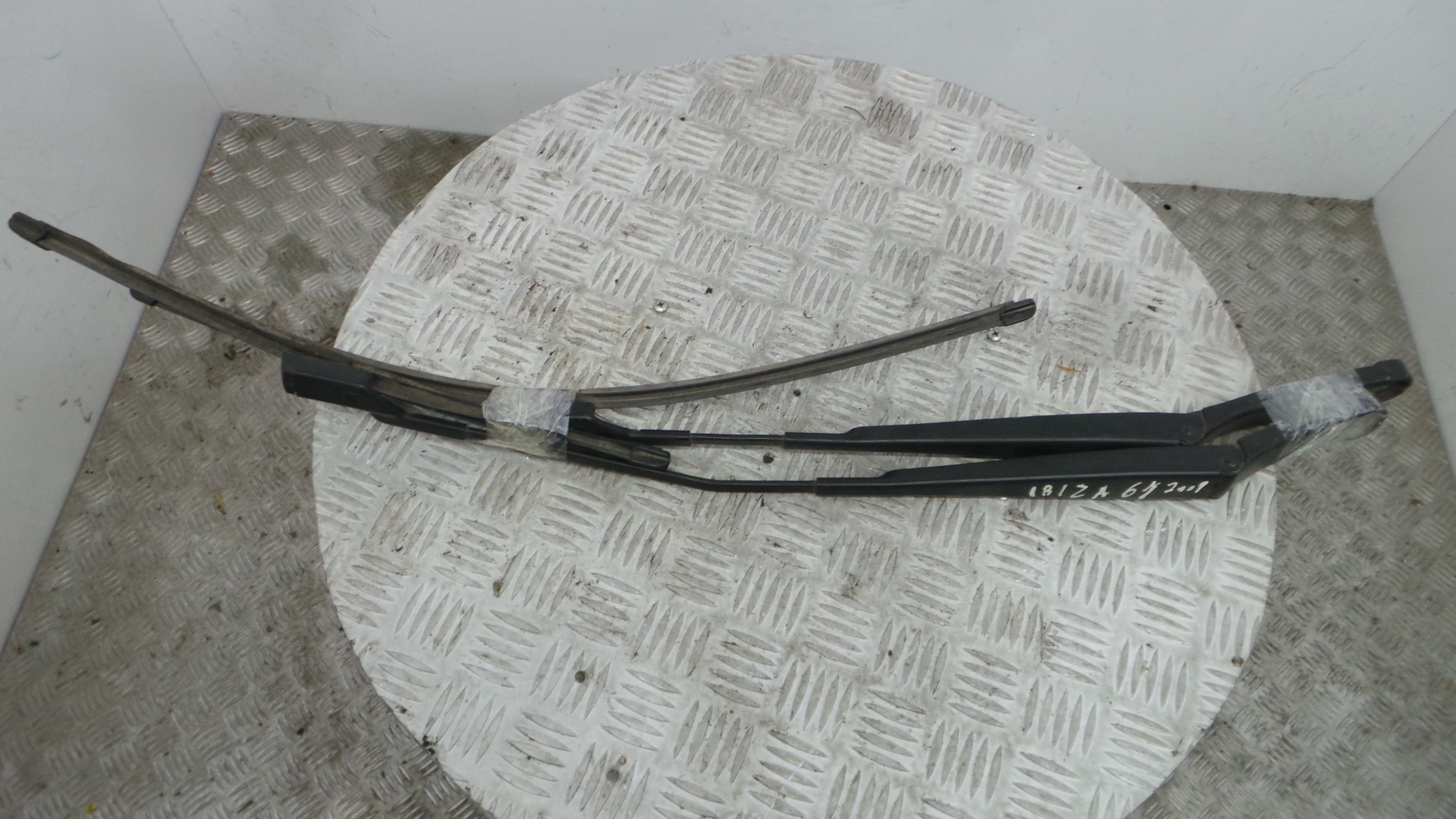 Braço Do Limpa-vidros 6J1955409 - SEAT IBIZA IV (6J5, 6P1), IBIZA Mk IV (6J5, 6P1)-36385380